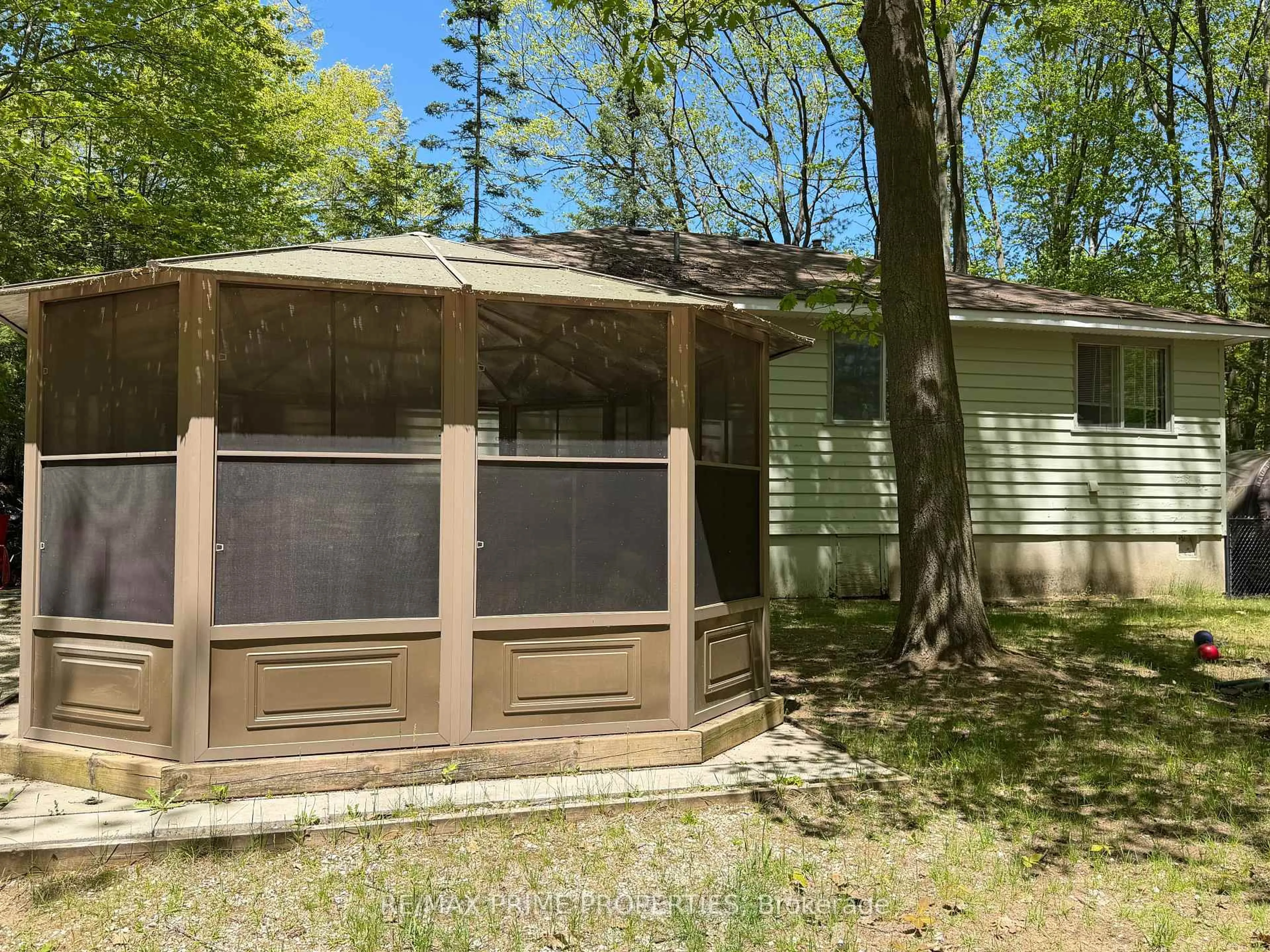 Shed for 187 Frederick Dr, Wasaga Beach Ontario L9Z 1P1
