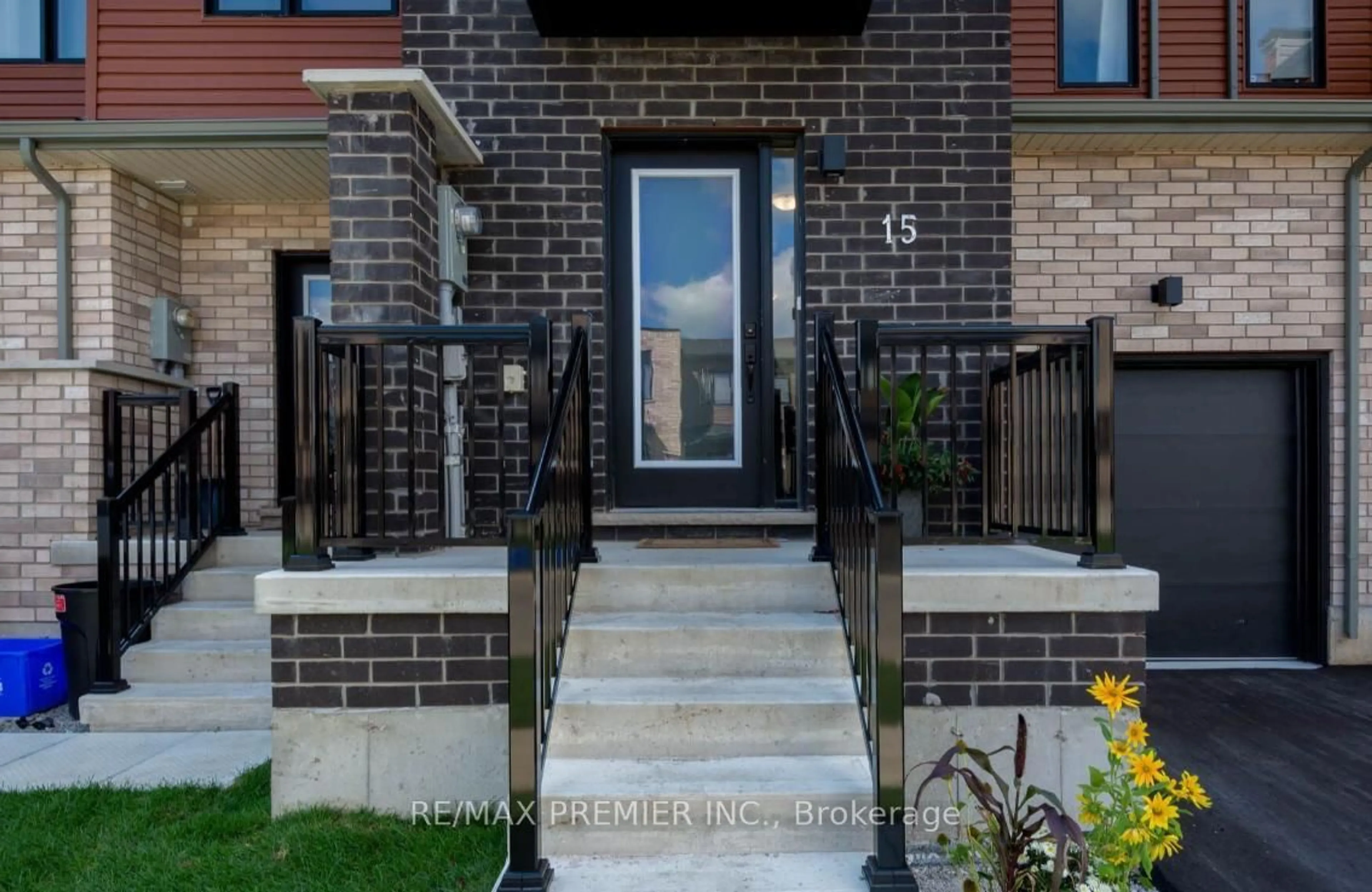 Home with brick exterior material, street for 15 Haven Lane, Barrie Ontario L4N 6A3