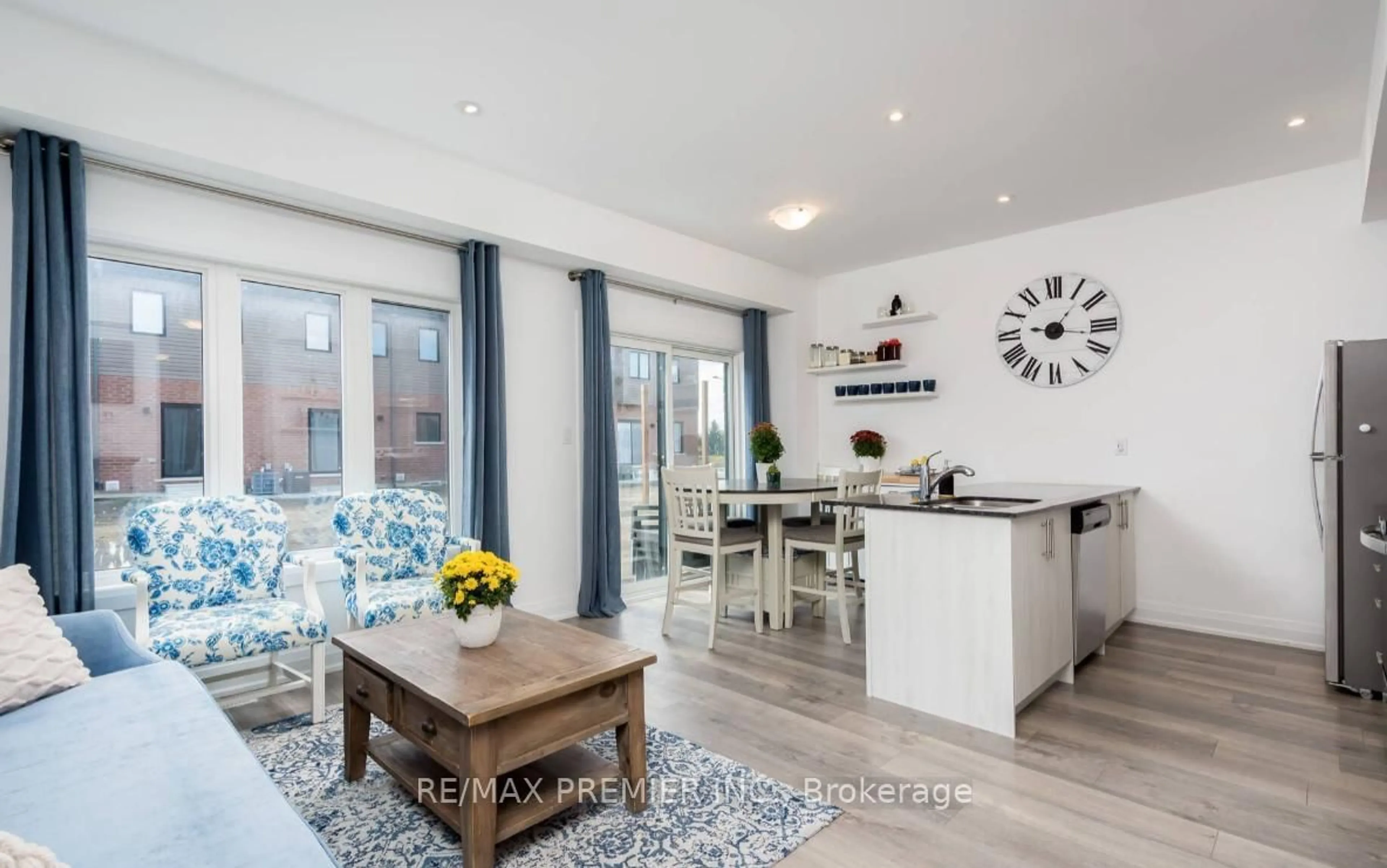 Open concept kitchen, wood/laminate floor for 15 Haven Lane, Barrie Ontario L4N 6A3