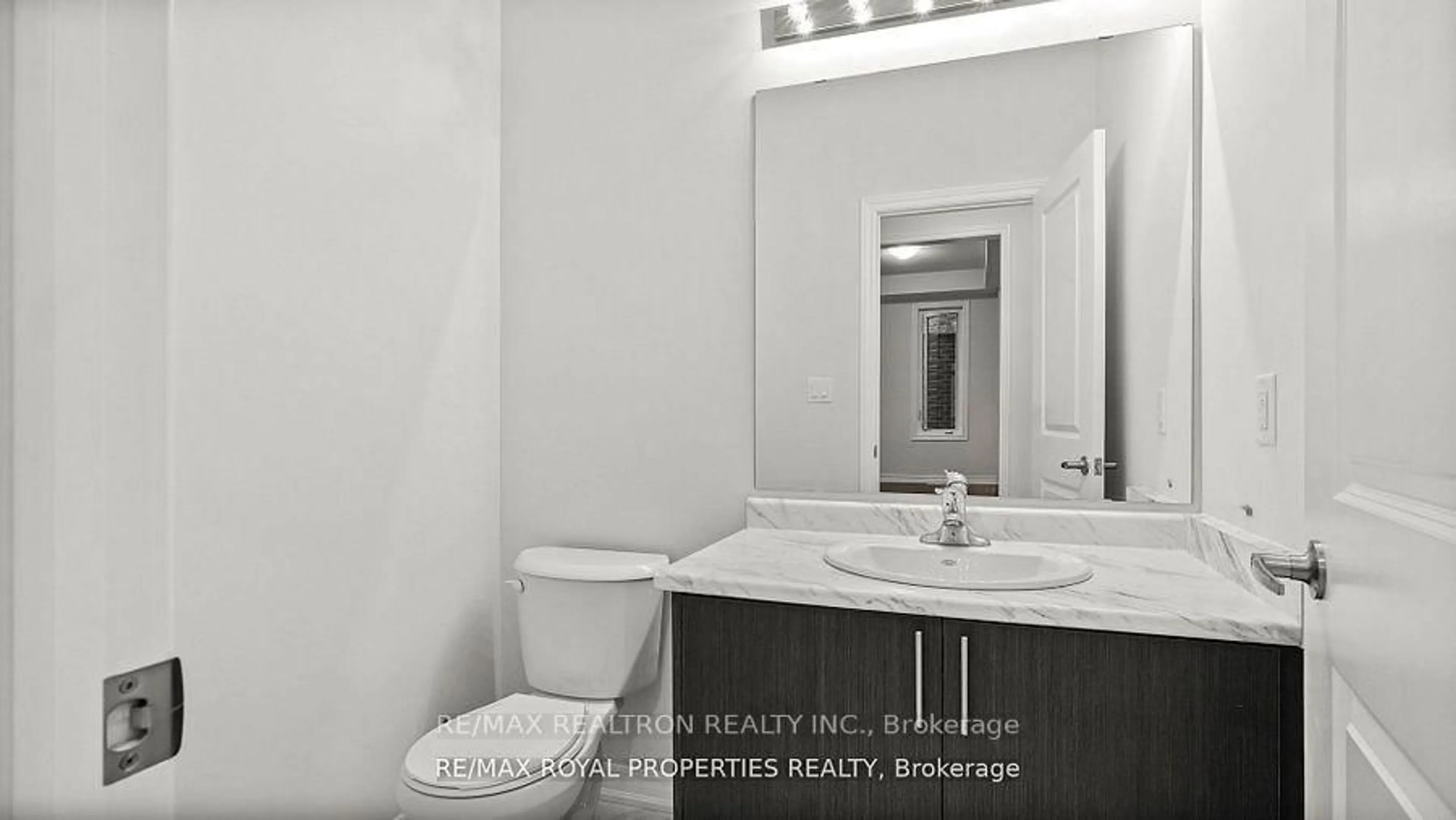 Standard bathroom, unknown for 21 Prudhoe Terr, Barrie Ontario L9S 2Z8