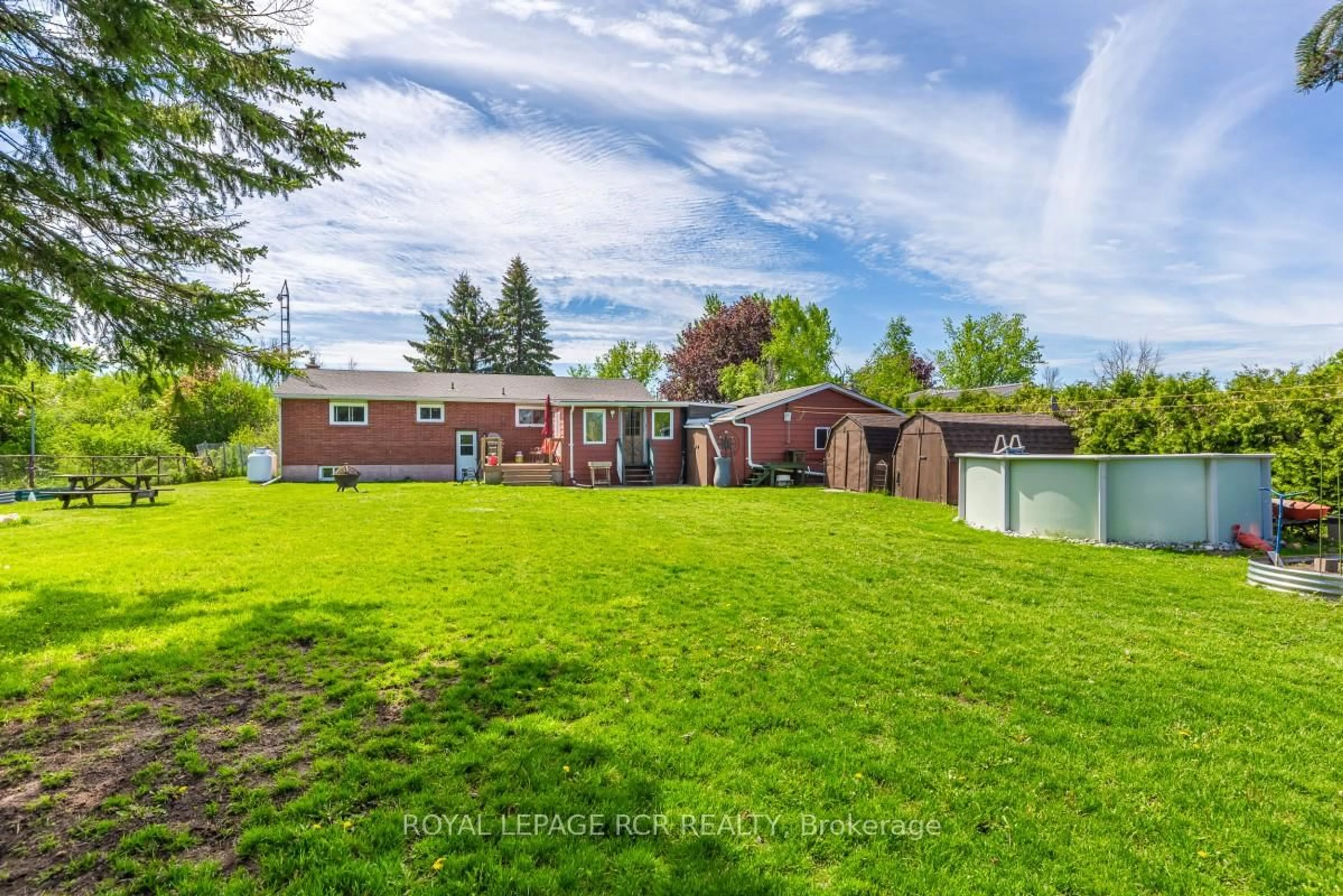 A pic from outside/outdoor area/front of a property/back of a property/a pic from drone, unknown for 2872 Sunset Dr, Ramara Ontario L0K 1B0