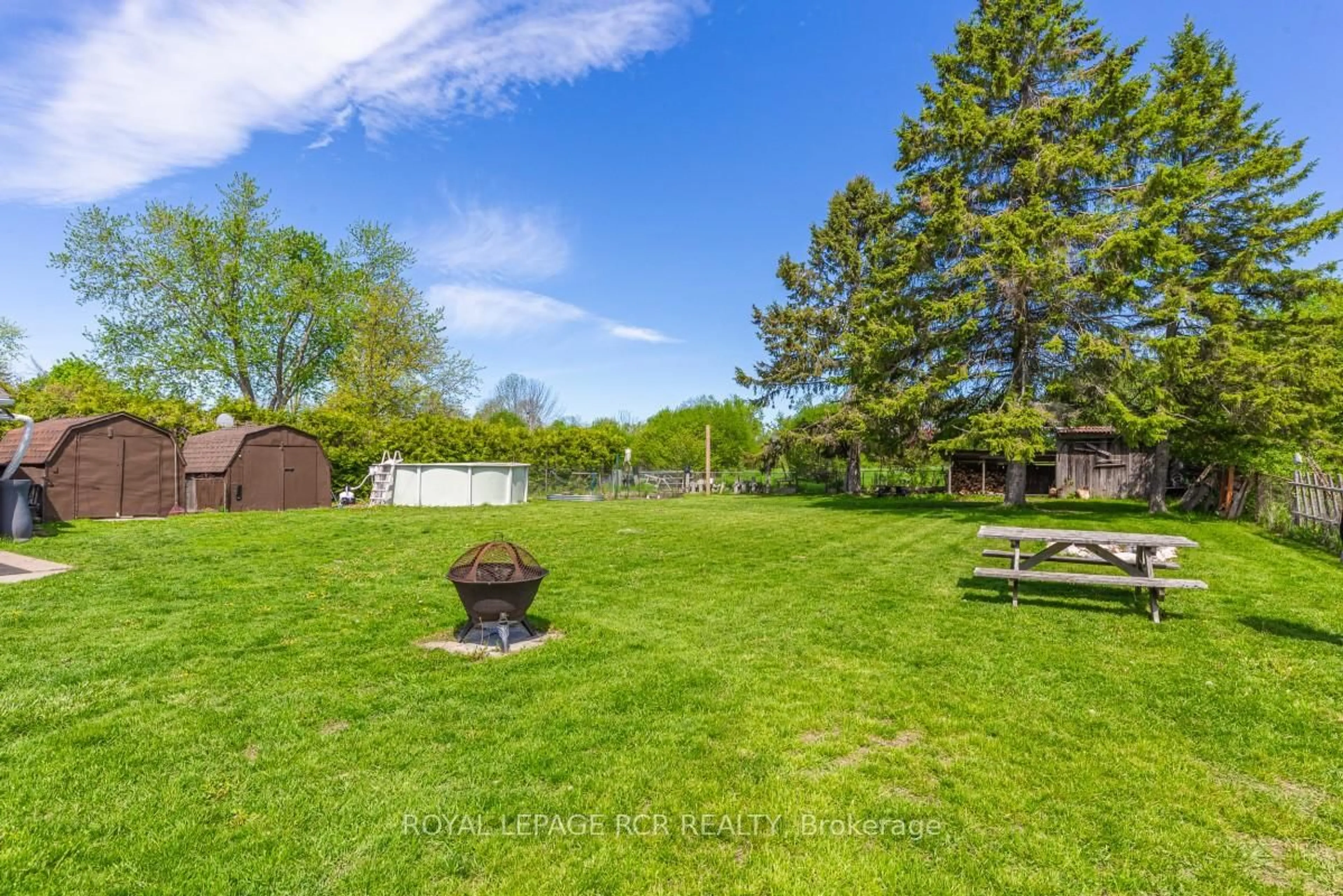 A pic from outside/outdoor area/front of a property/back of a property/a pic from drone, water/lake/river/ocean view for 2872 Sunset Dr, Ramara Ontario L0K 1B0
