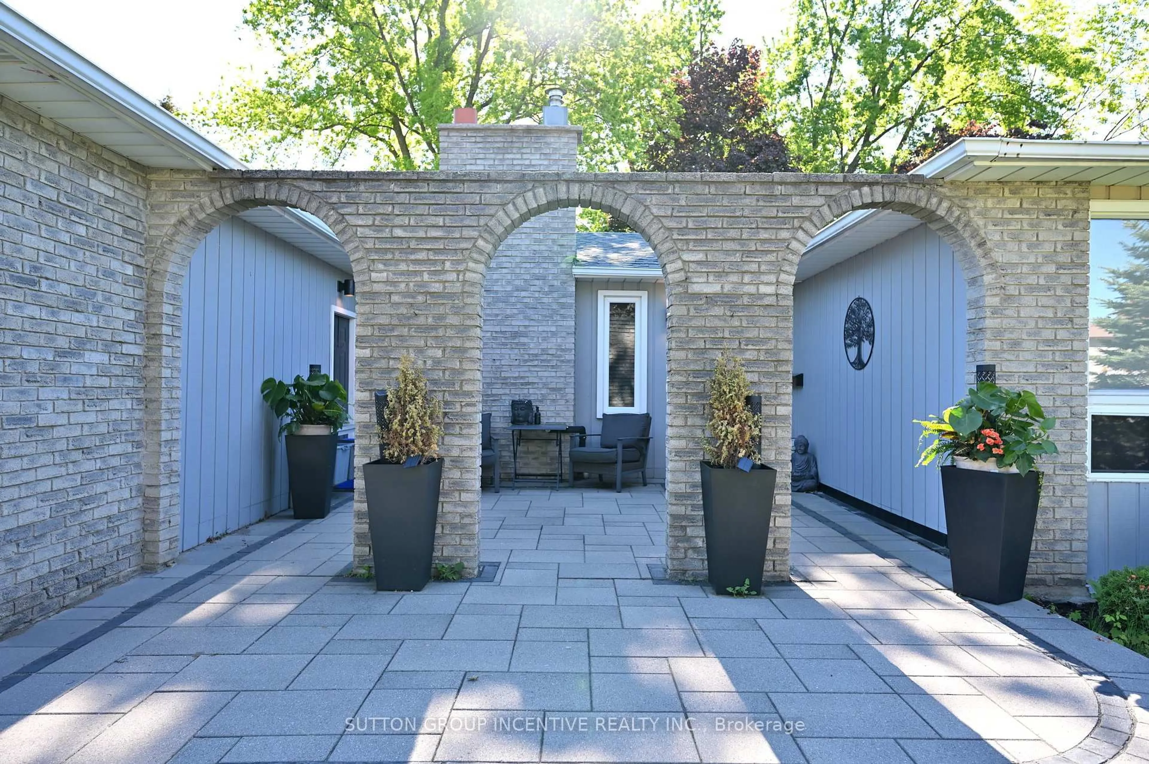 Patio, street for 7 HURON St, Barrie Ontario L4M 5H2