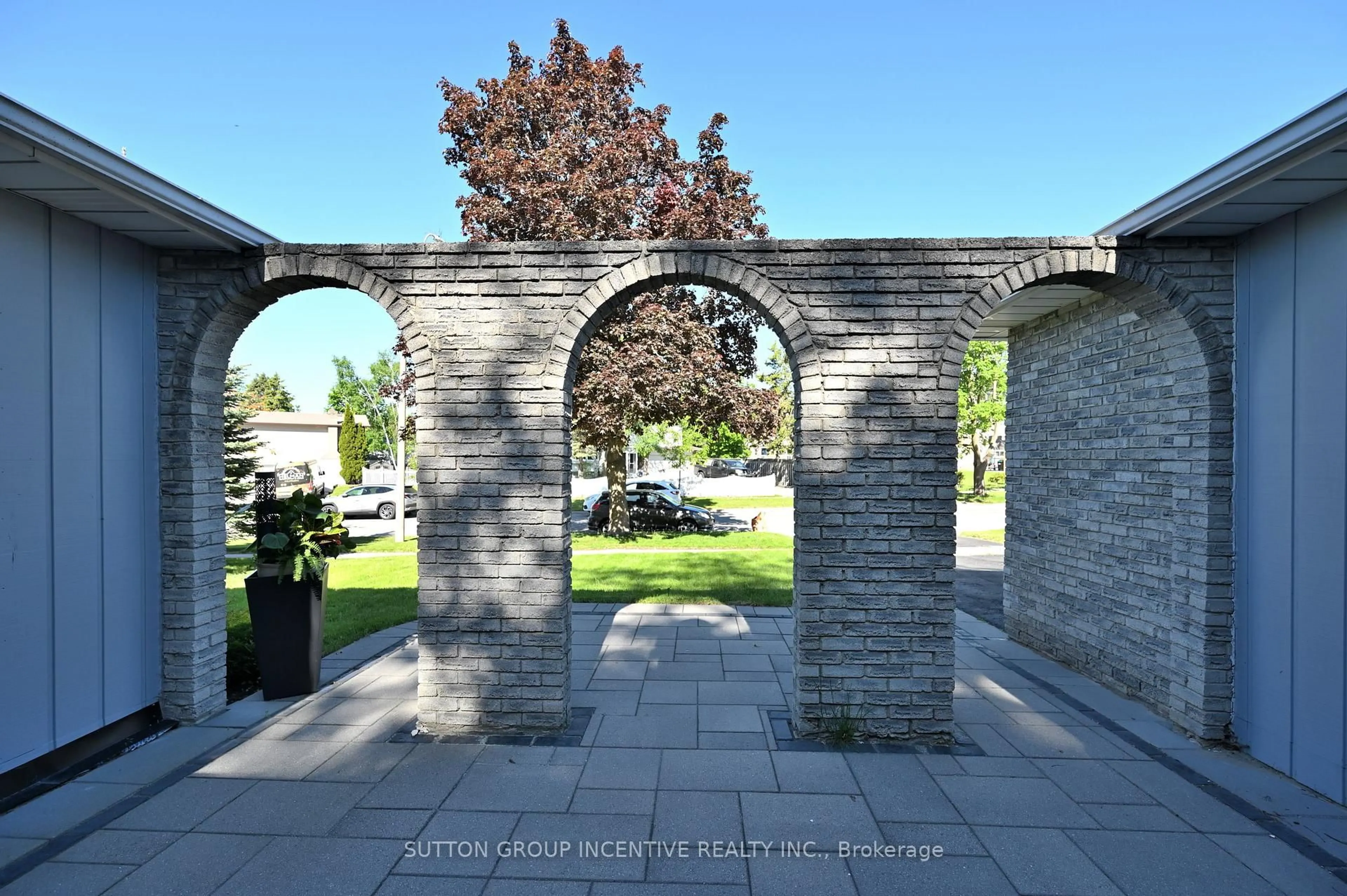 Patio, street for 7 HURON St, Barrie Ontario L4M 5H2