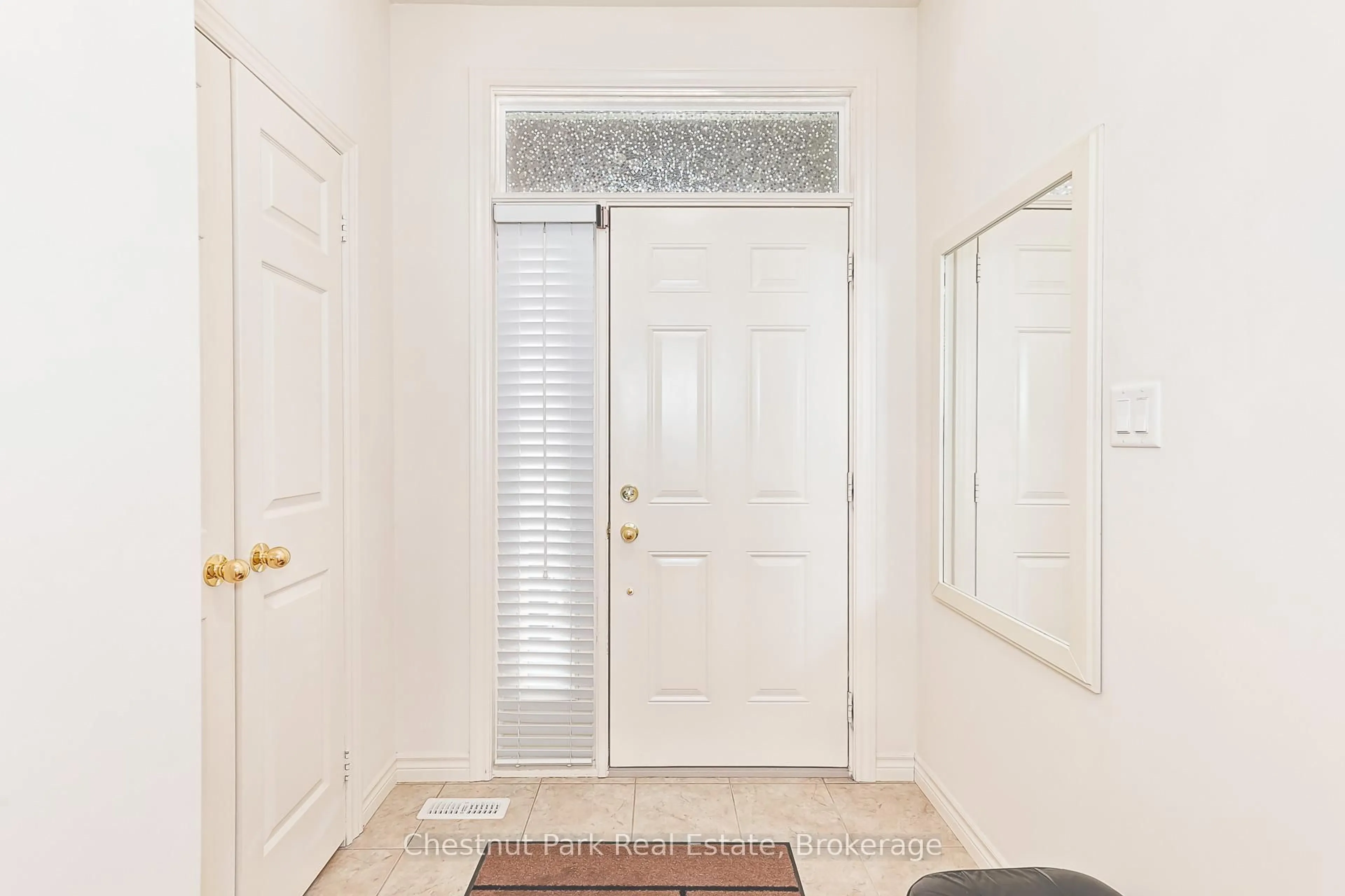Indoor entryway for 53 Joseph Tr, Collingwood Ontario L9Y 0J3