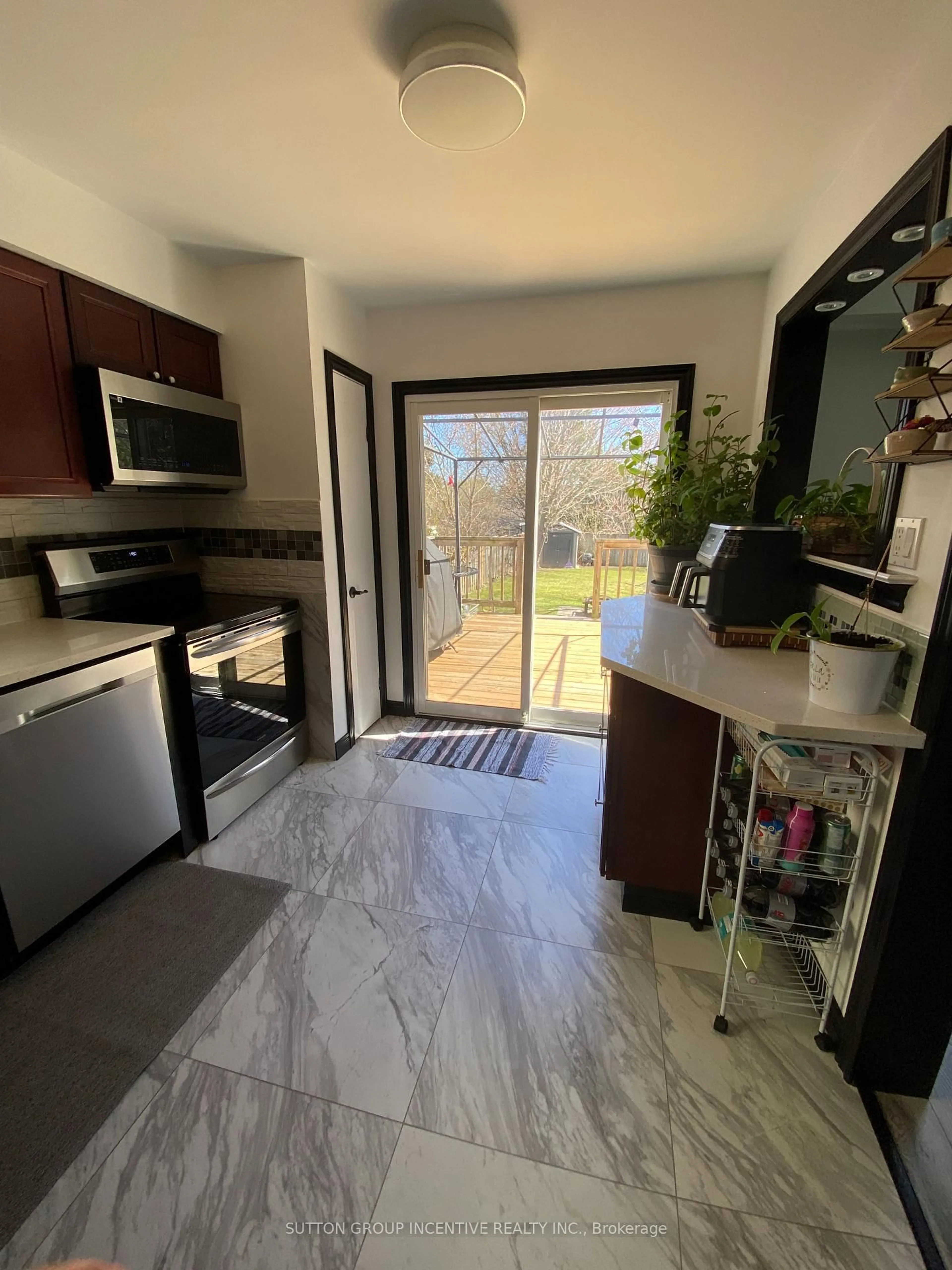 Unknown for 113 Garden Dr, Barrie Ontario L4N 5T9
