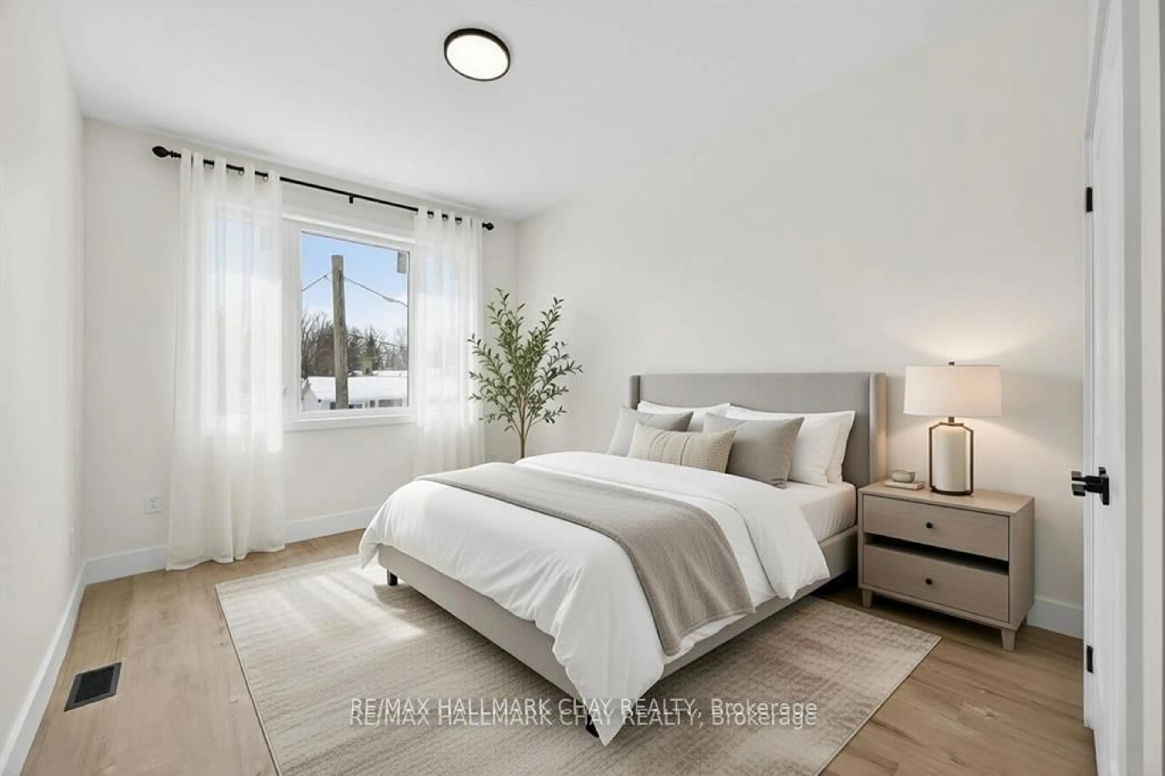 Bedroom with bed, unknown for 26 rose Ave, Orillia Ontario L3V 6B4