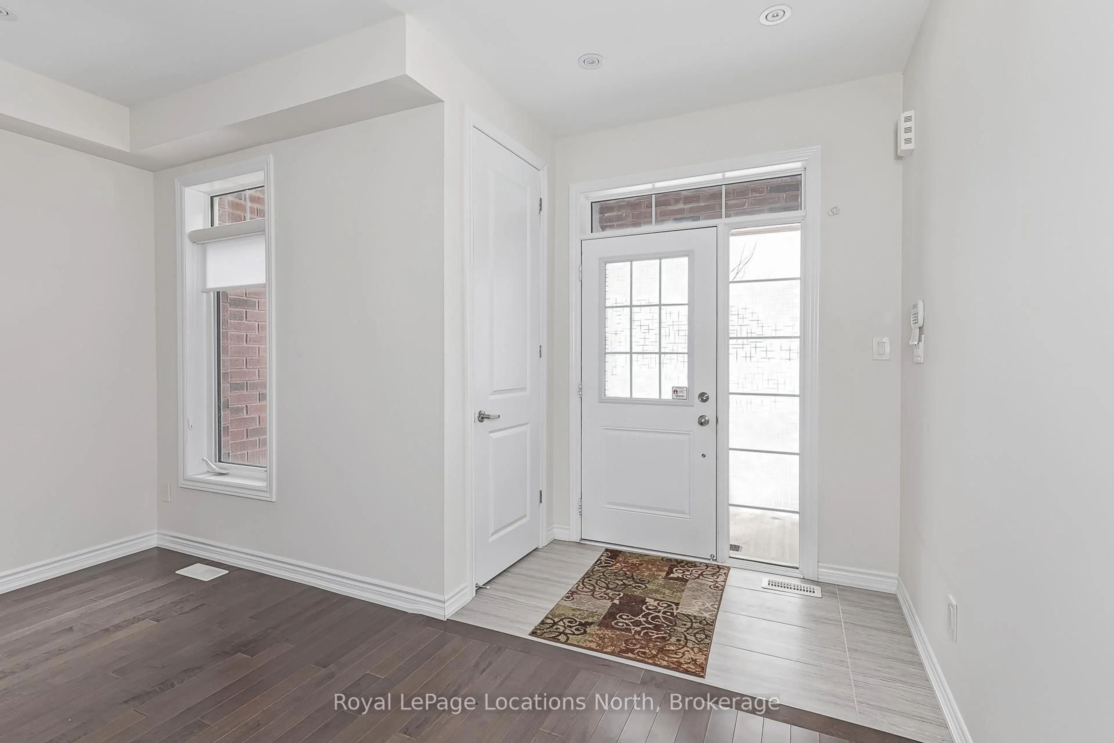 Indoor entryway for 137 Allegra Dr, Wasaga Beach Ontario L9Z 0H6