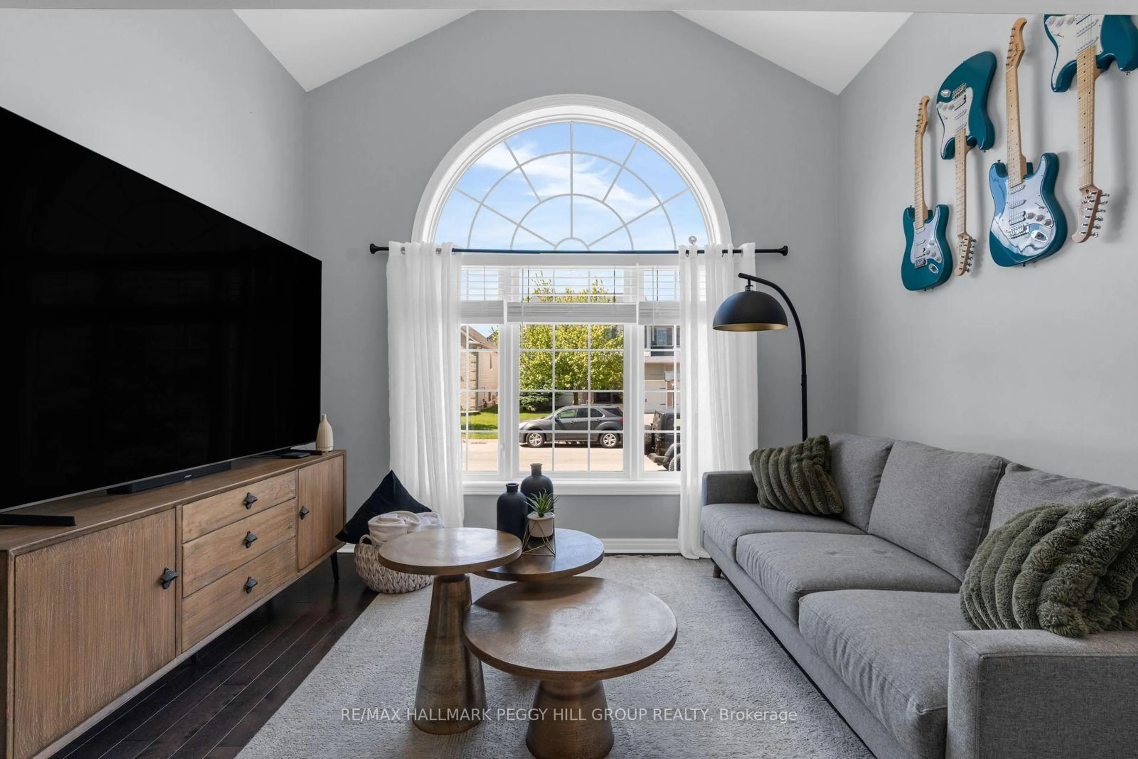 Living room with furniture, unknown for 15 Brookwood Dr, Barrie Ontario L4N 0Z1