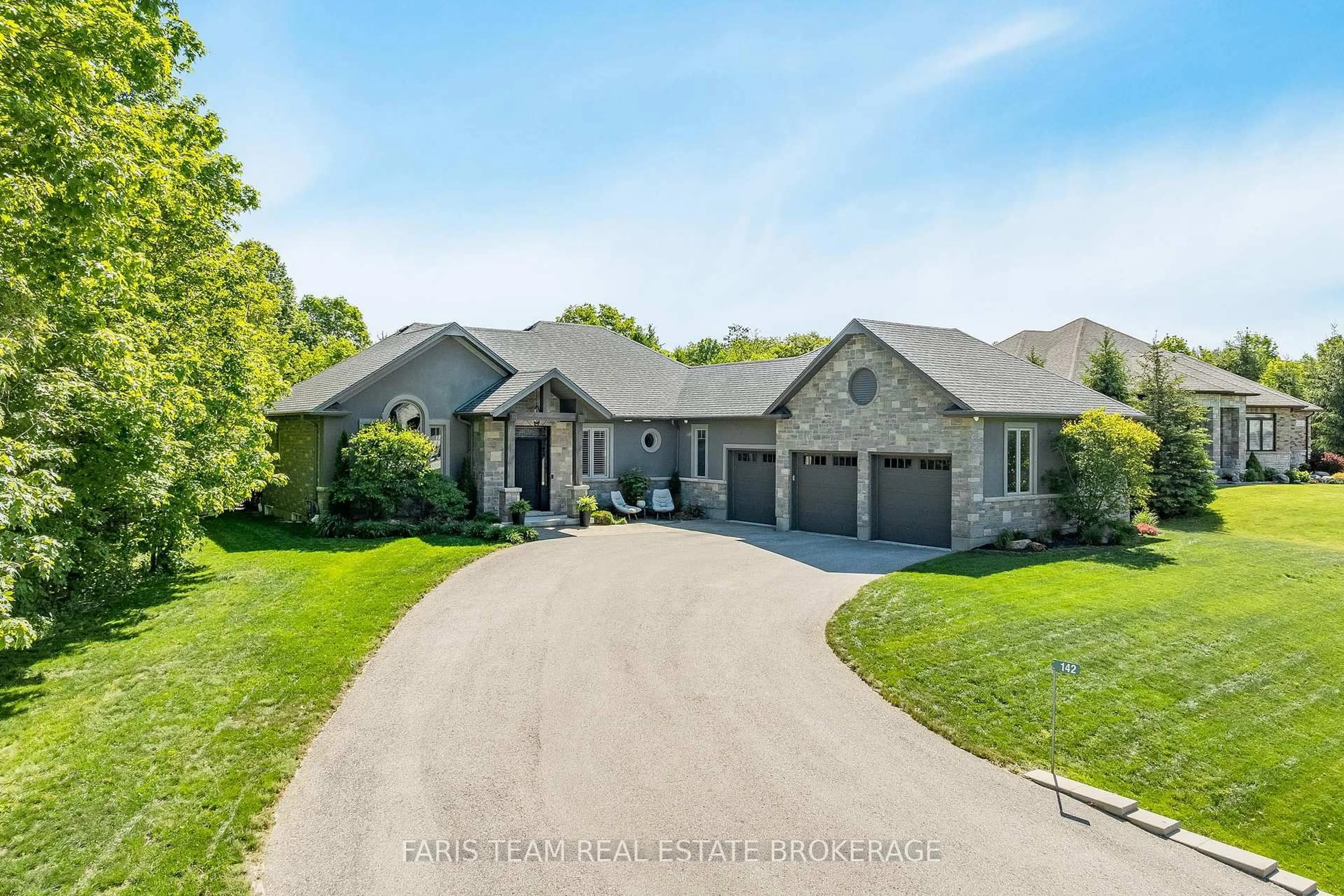 A pic from outside/outdoor area/front of a property/back of a property/a pic from drone, street for 142 Mennill Dr, Springwater Ontario L9X 0J2