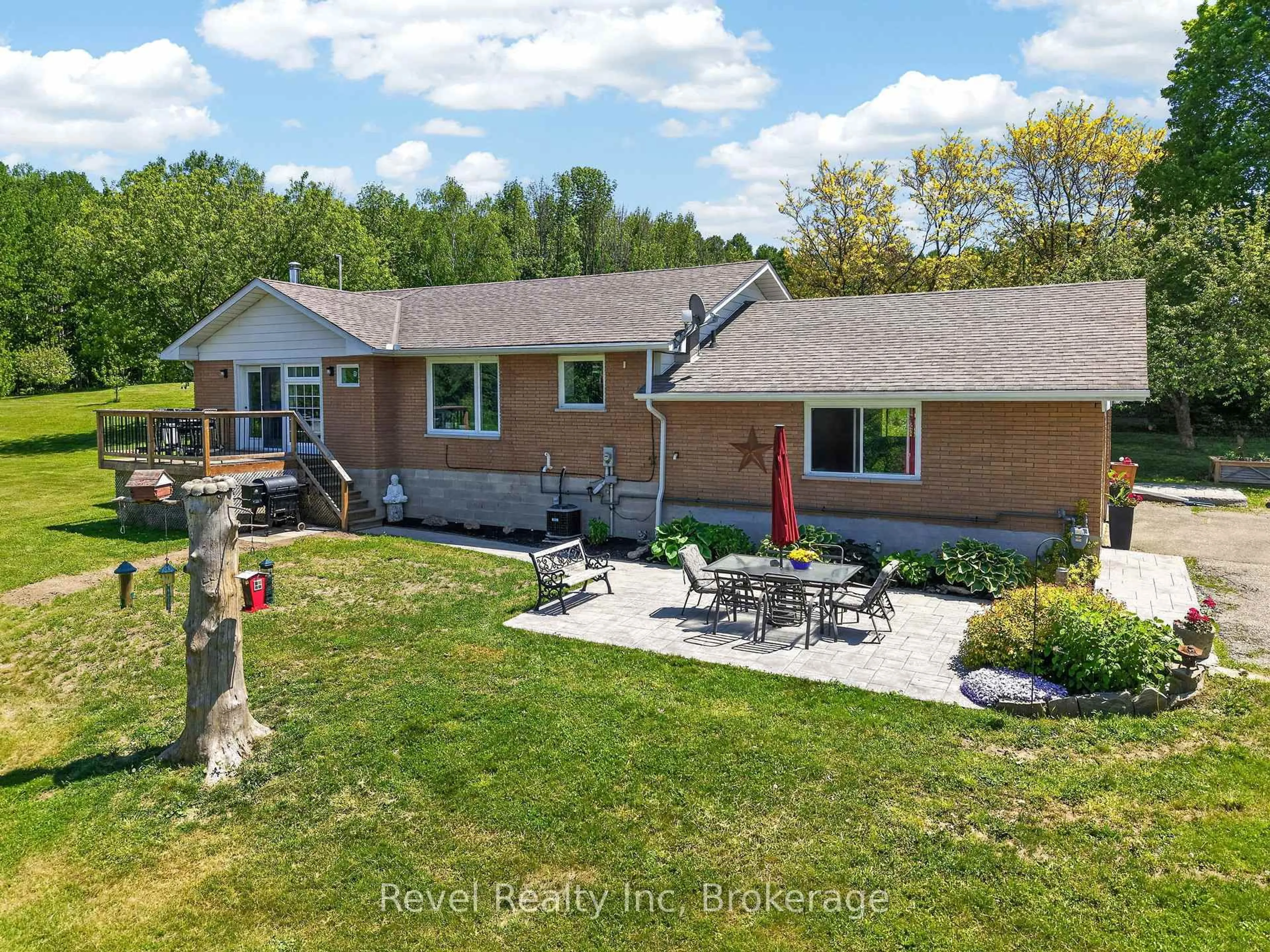 A pic from outside/outdoor area/front of a property/back of a property/a pic from drone, water/lake/river/ocean view for 2391 Rumney Rd, Tay Ontario L4R 4K3