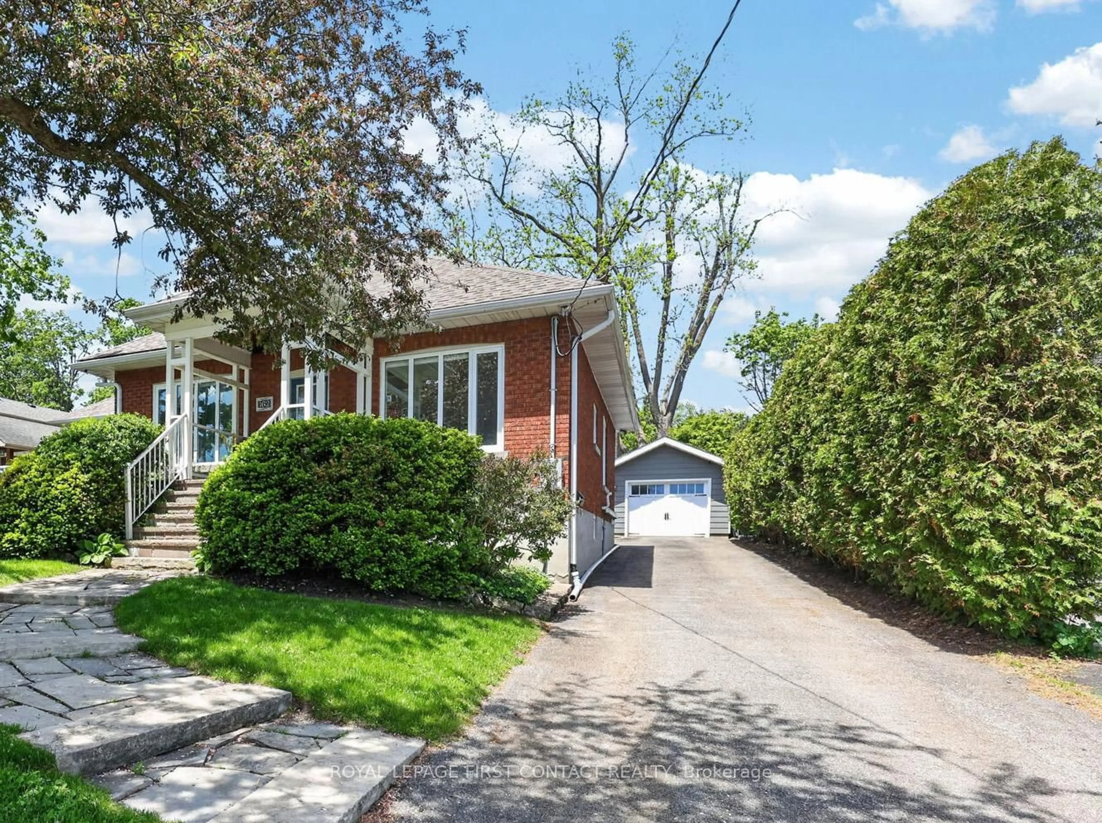 Home with brick exterior material, street for 162 Kempenfelt Dr, Barrie Ontario L4M 1C2