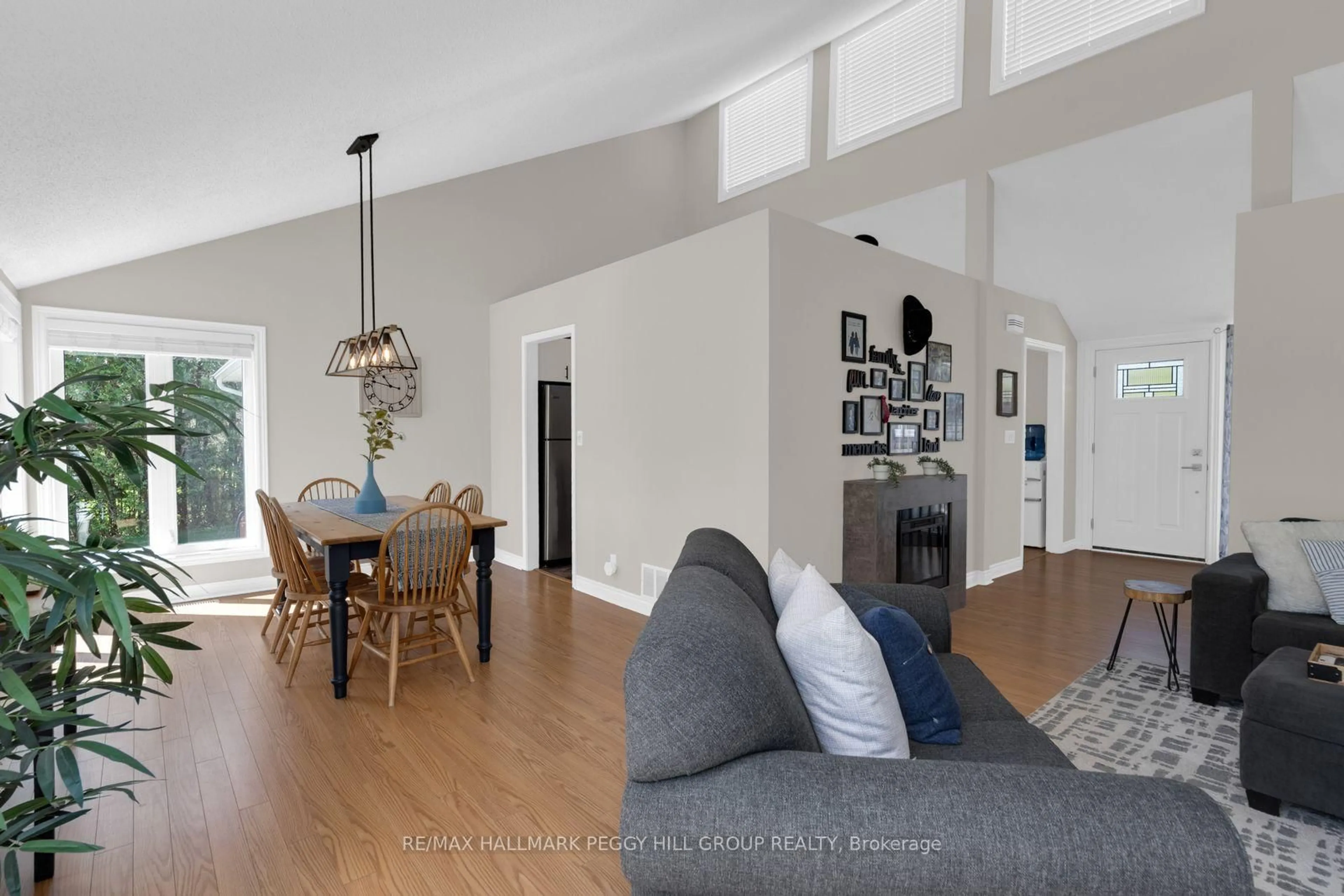 Living room with furniture, unknown for 5445 Fawn Bay Rd, Ramara Ontario L3V 0N2