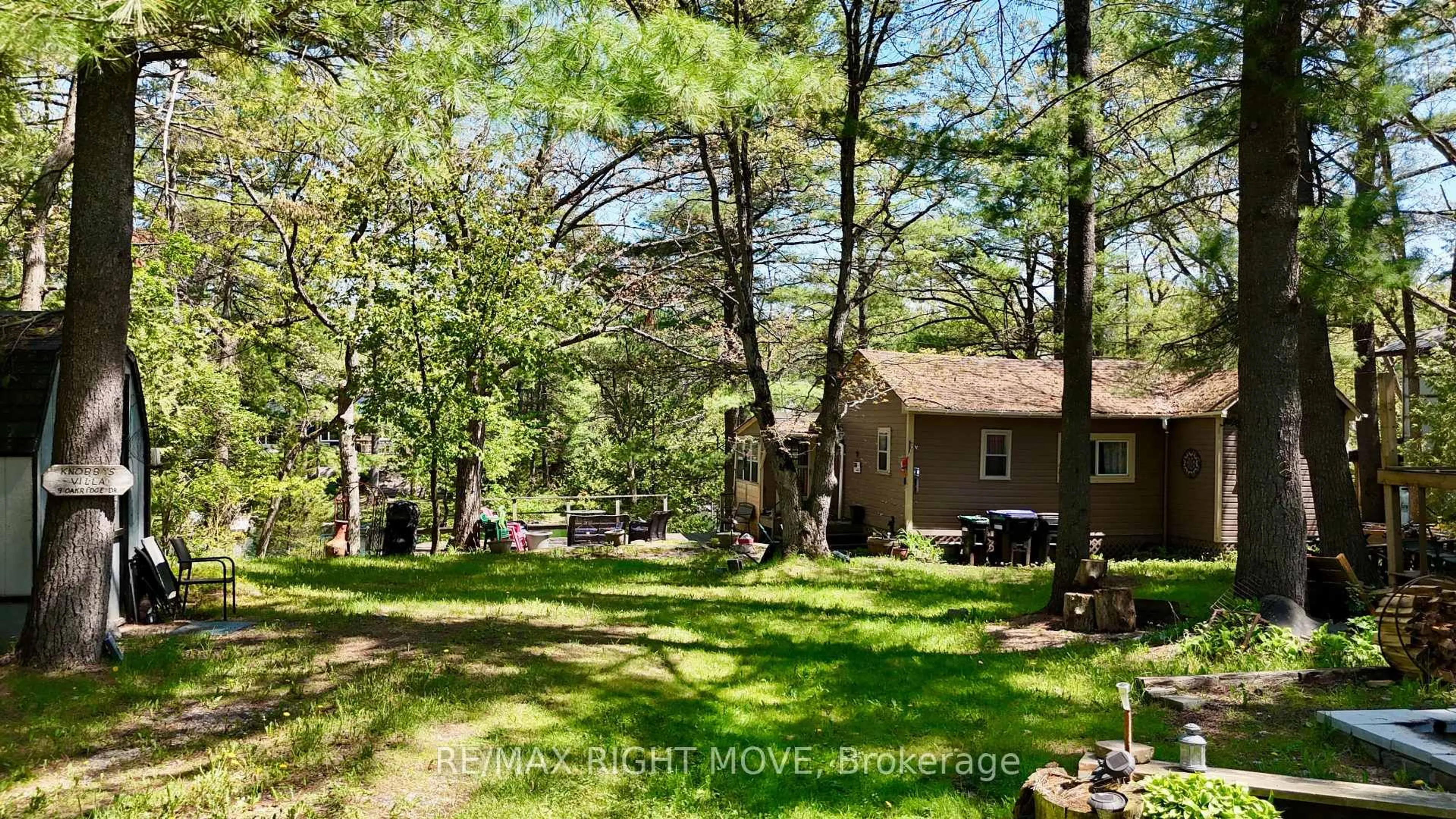 A pic from outside/outdoor area/front of a property/back of a property/a pic from drone, forest/trees view for 7785 Oakridge Dr, Ramara Ontario L0K 2B0