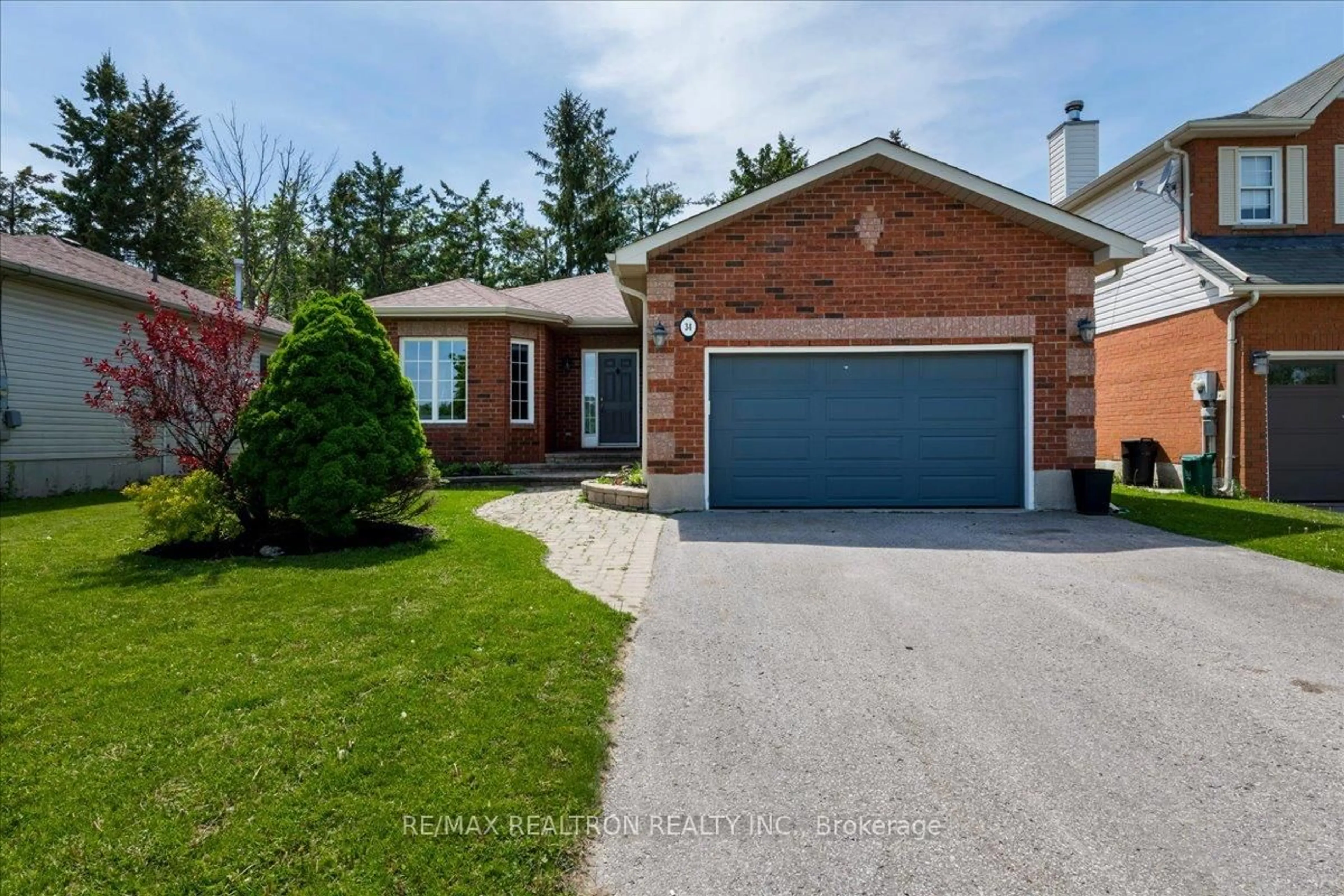 Home with brick exterior material, street for 34 O'Shaughnessy Cres, Barrie Ontario L4N 7L8
