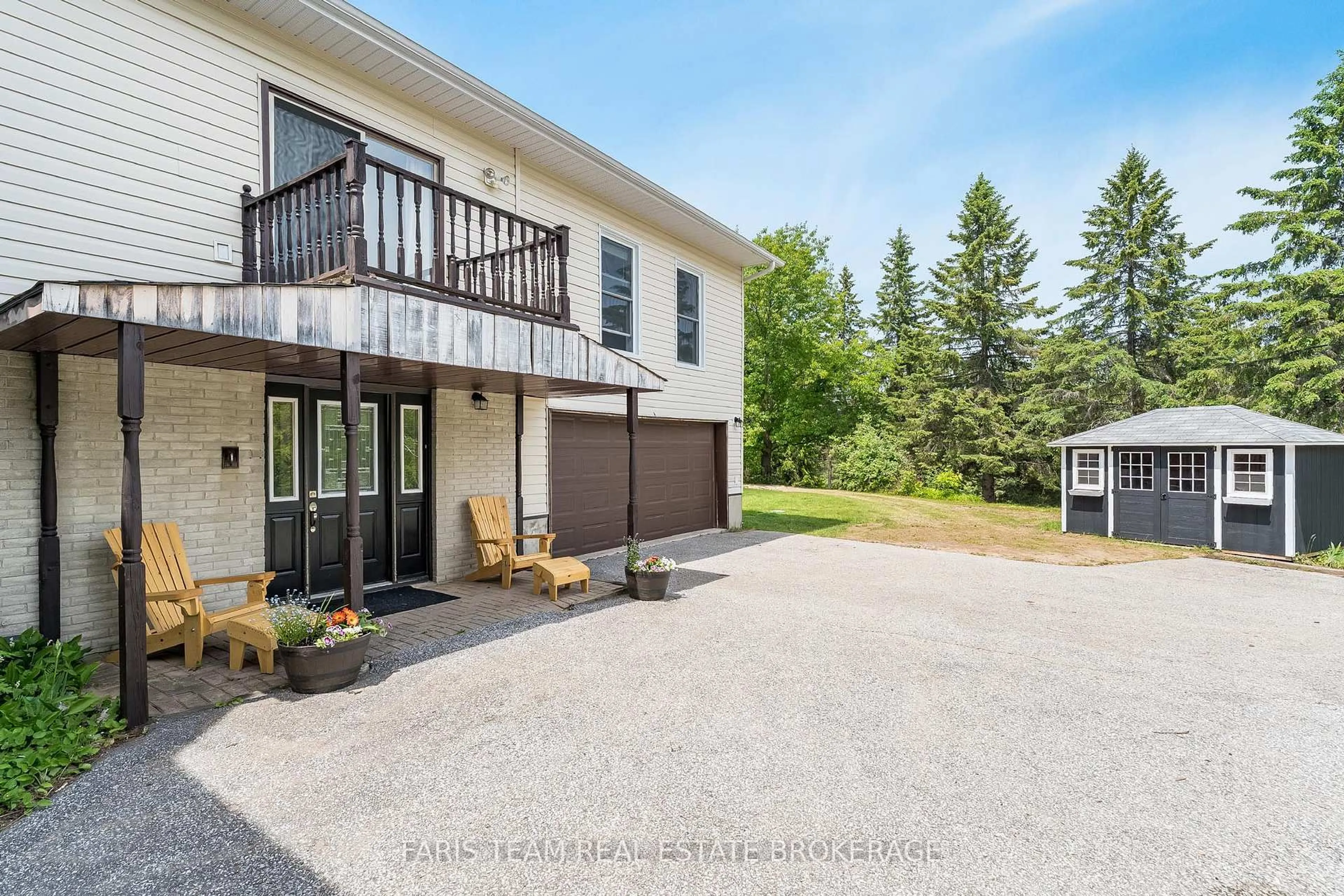 A pic from outside/outdoor area/front of a property/back of a property/a pic from drone, unknown for 52 Old Scotia Pl, Oro-Medonte Ontario L3V 0R7