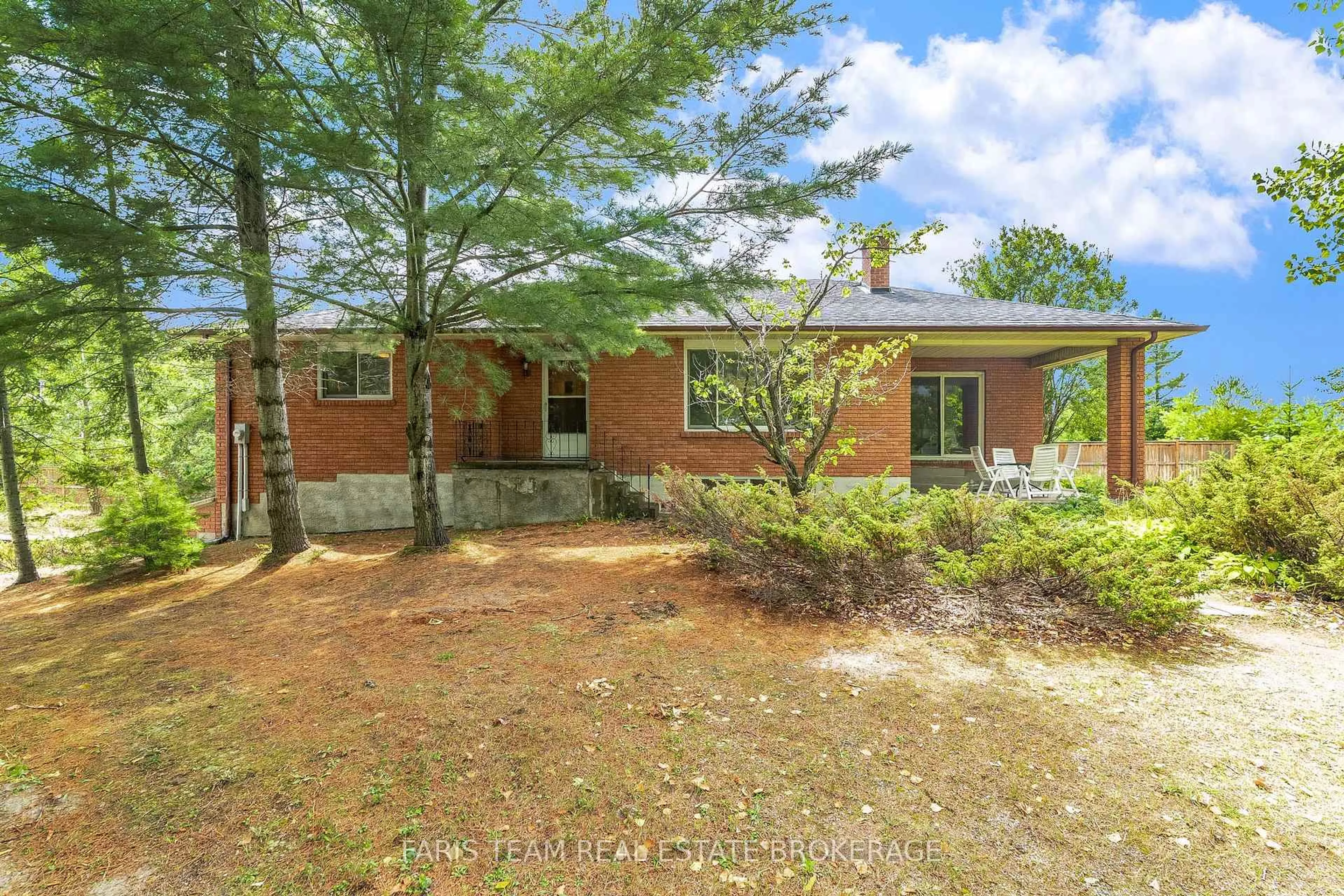 Home with brick exterior material, street for 29 Lorrie Cres, Tiny Ontario L0L 2T0
