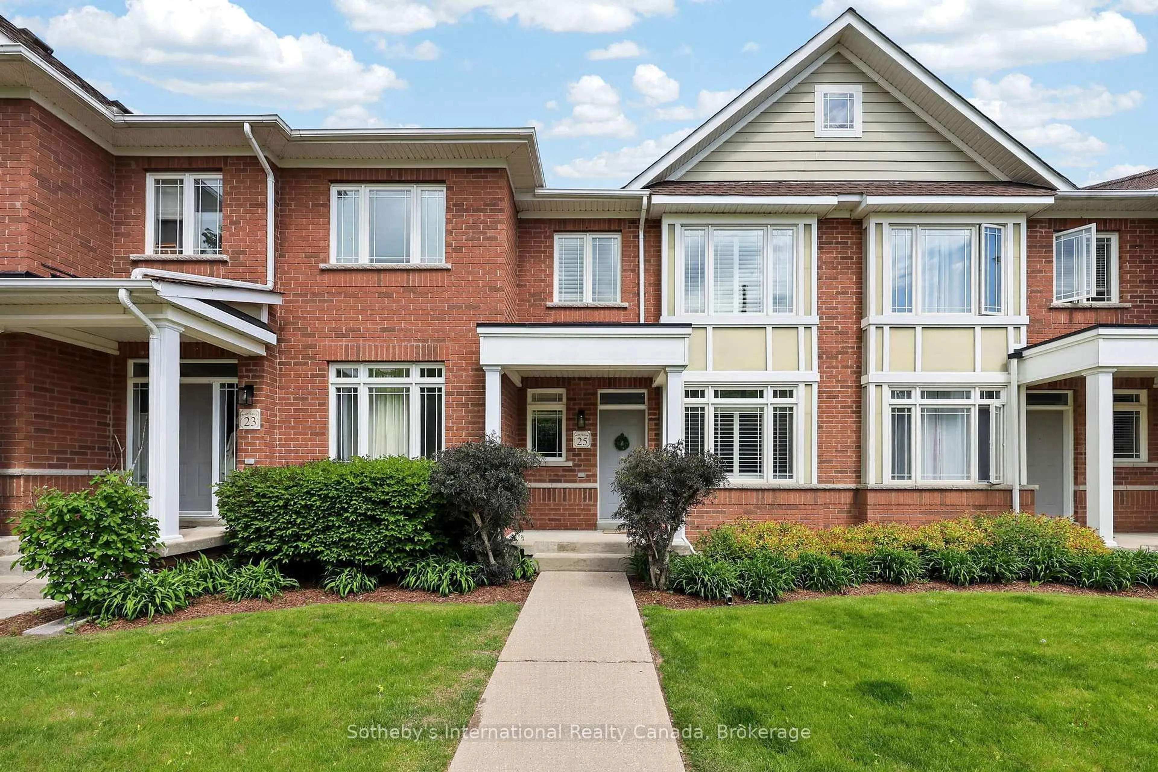 Home with brick exterior material, street for 25 North Maple St, Collingwood Ontario L9Y 0J8