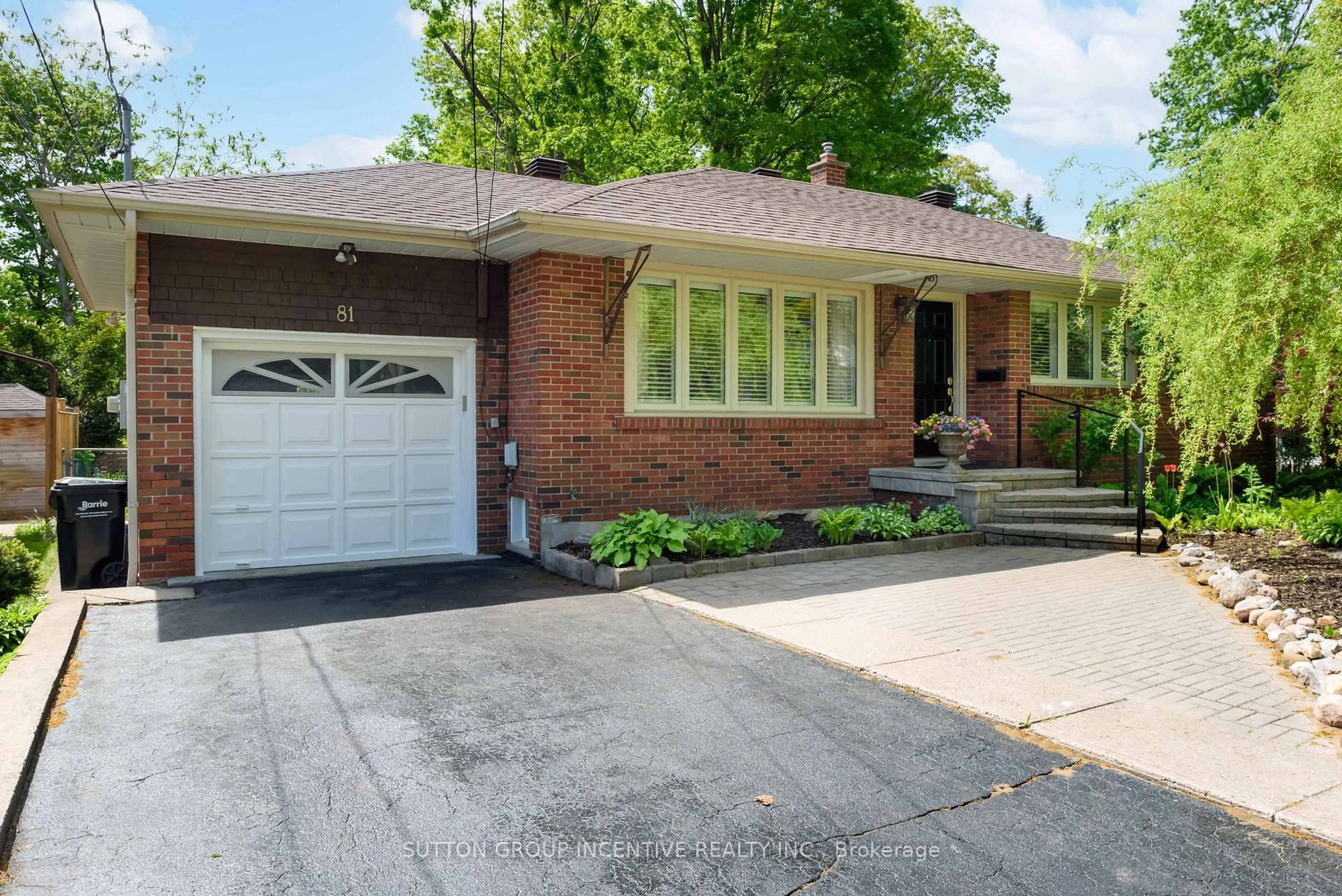 Home with brick exterior material, street for 81 Letitia St, Barrie Ontario L4N 1P3