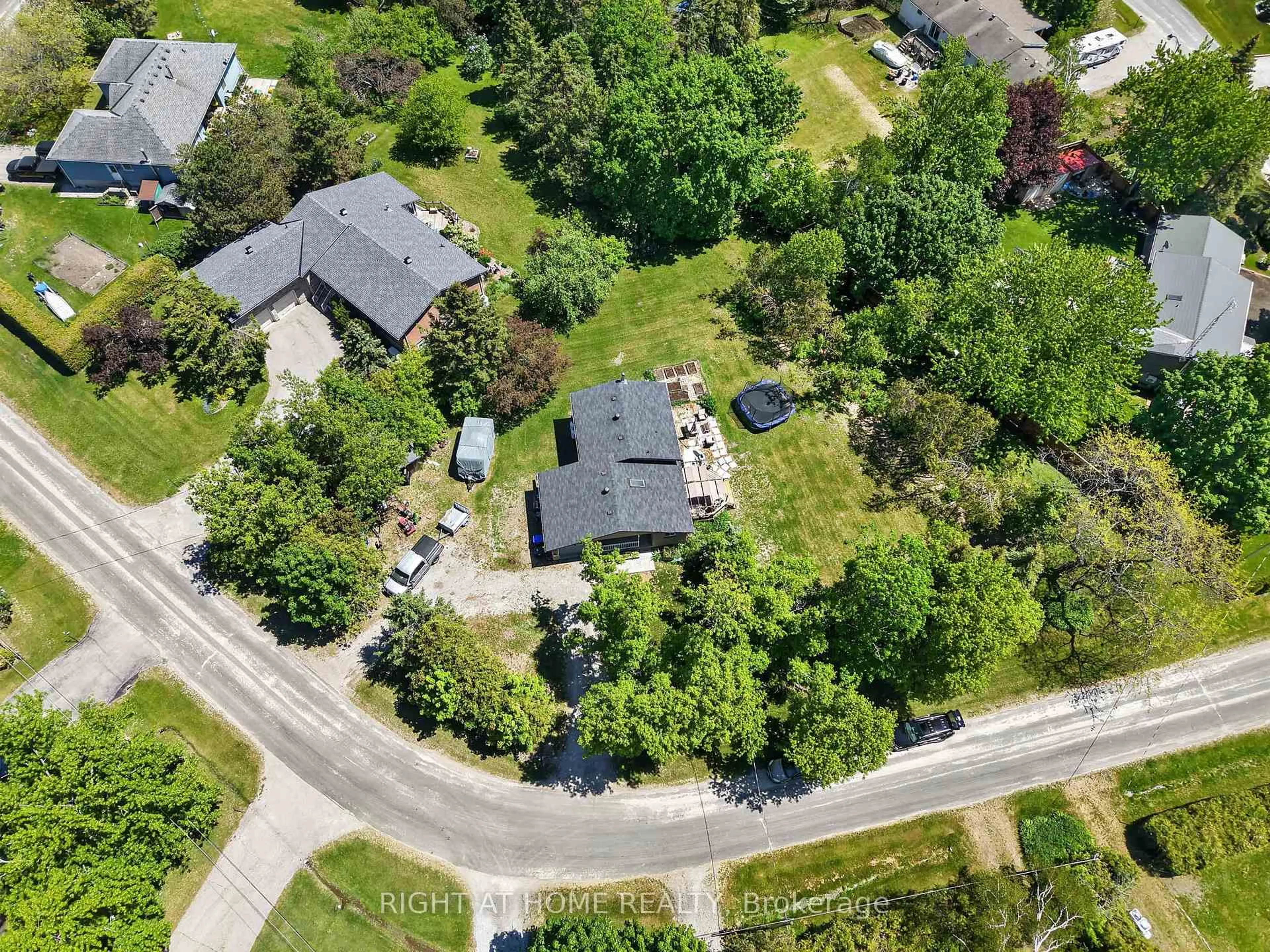 A pic from outside/outdoor area/front of a property/back of a property/a pic from drone, street for 2792 Stephen Dr, Ramara Ontario L0K 1B0