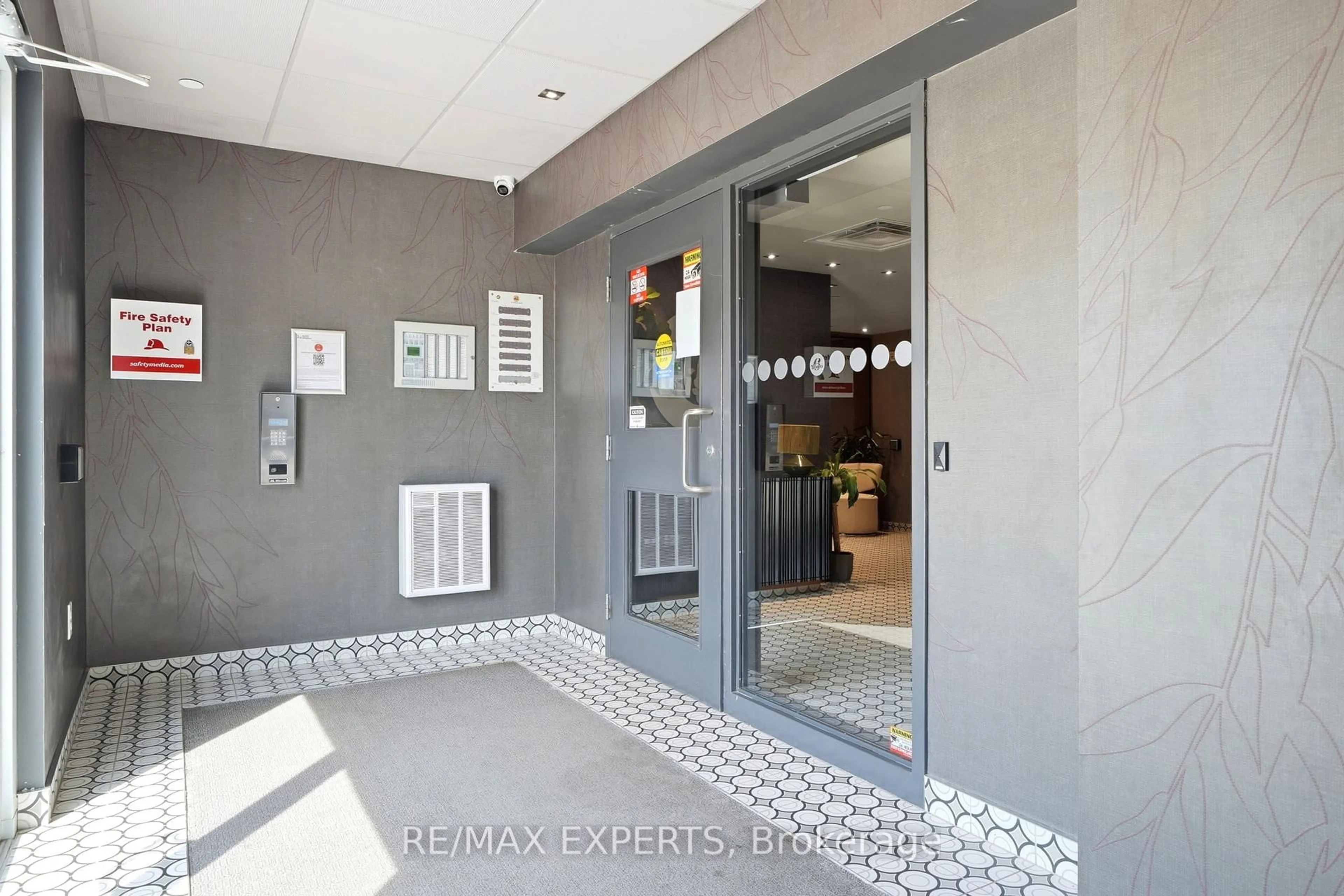 Indoor entryway for 4 Spice Way #103, Barrie Ontario L9J 0M2