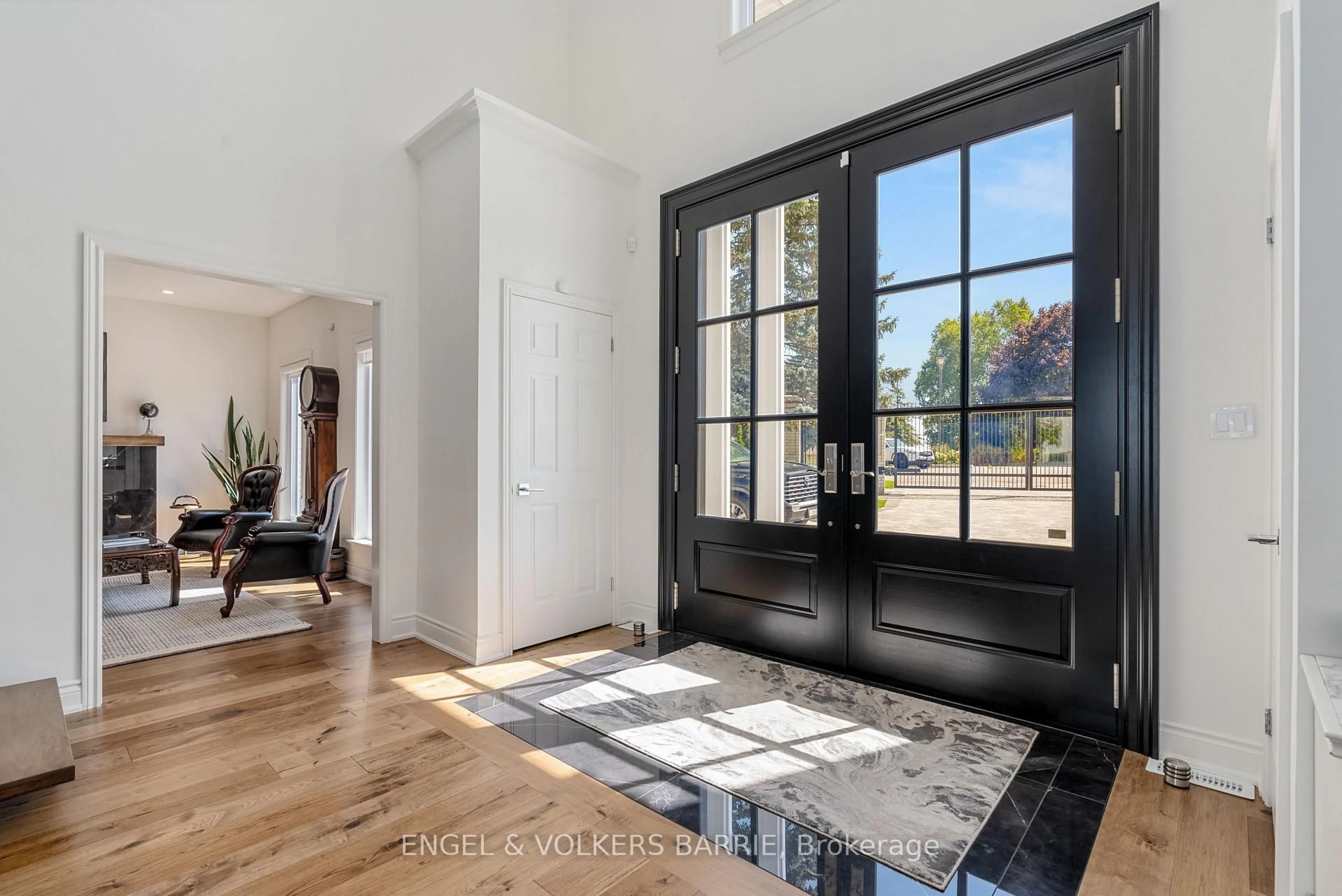 Indoor entryway for 376 Brewery Lane, Orillia Ontario L3V 7H8