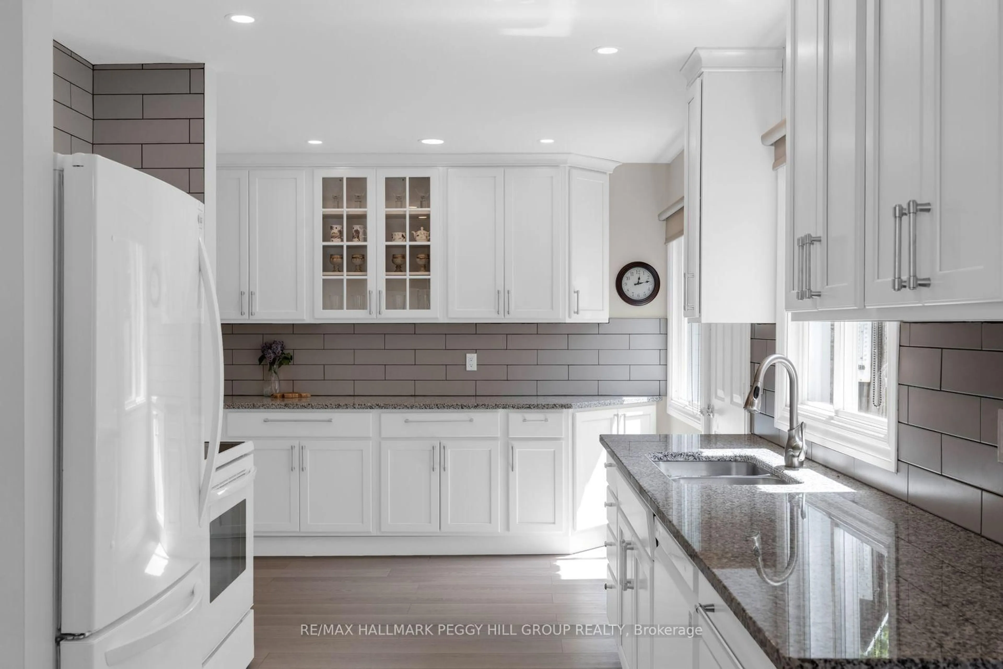Contemporary kitchen, ceramic/tile floor for 49 Noam Dr, Barrie Ontario L4N 4N4