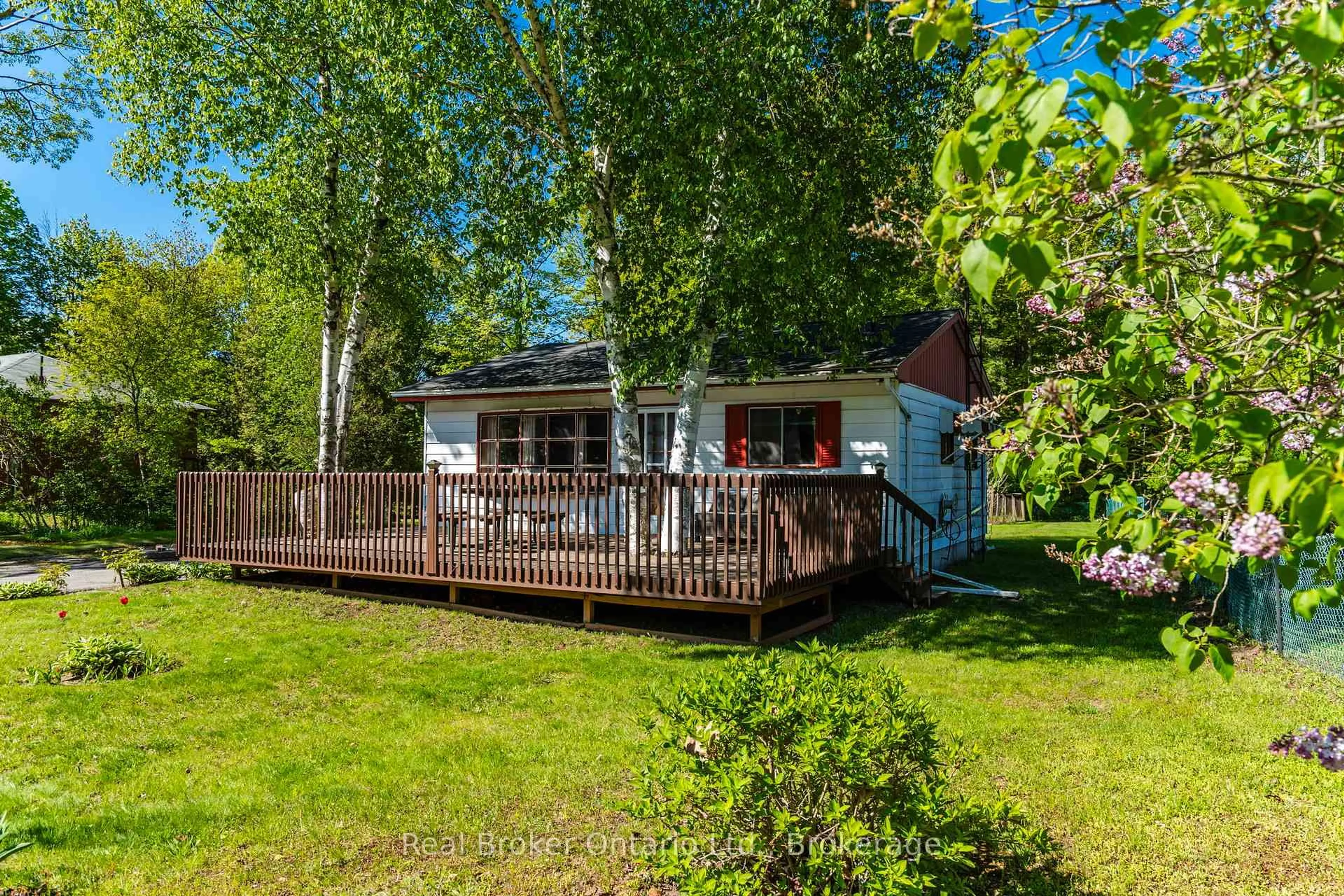 A pic from outside/outdoor area/front of a property/back of a property/a pic from drone, water/lake/river/ocean view for 24 Poplar Dr, Tiny Ontario L9M 0J2