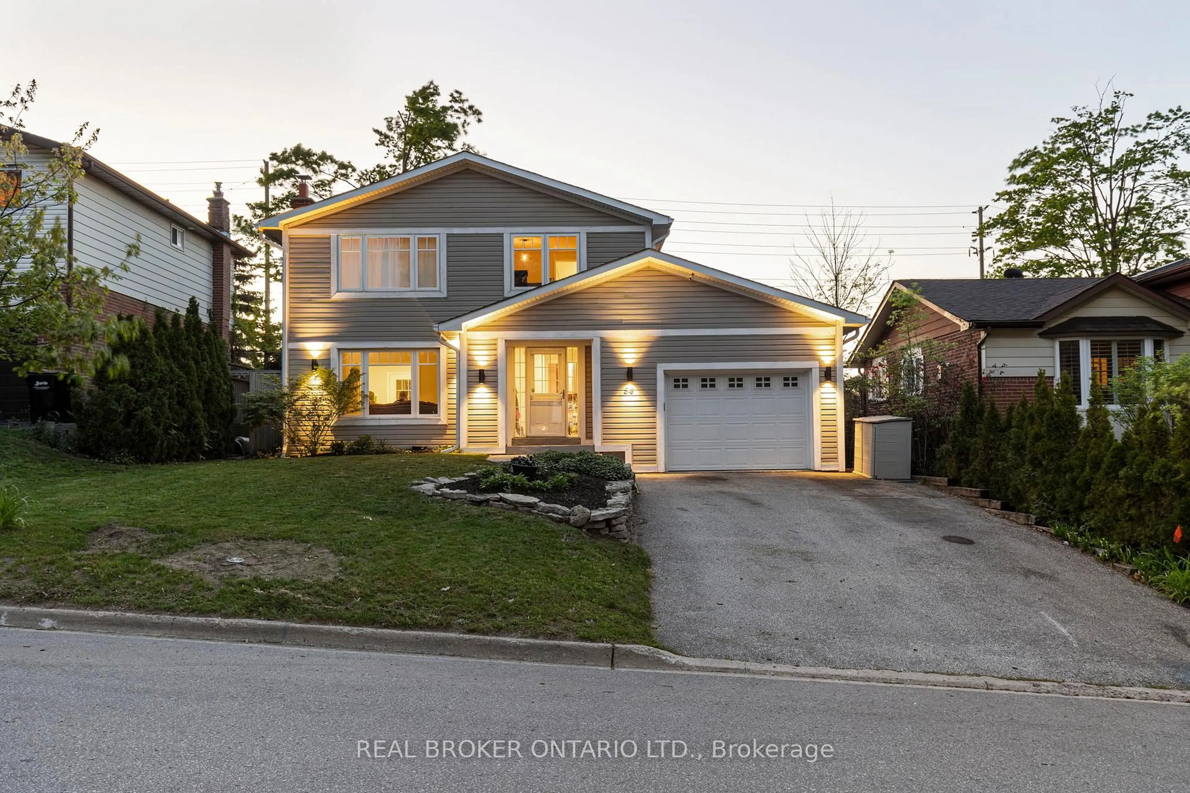 Home with brick exterior material, street for 54 Farmingdale Cres, Barrie Ontario L4M 5E5