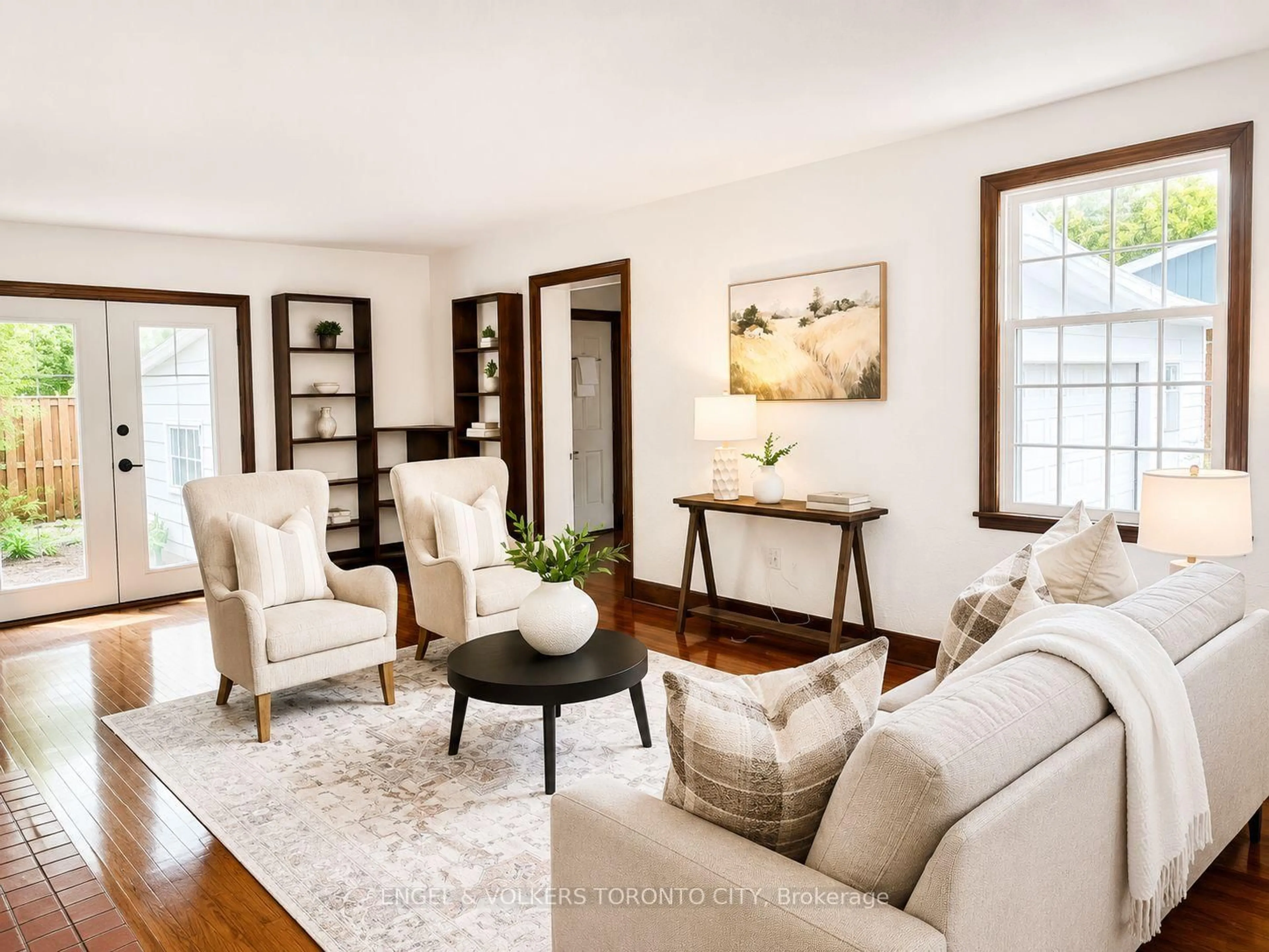 Living room with furniture, wood/laminate floor for 192 Library St, Clearview Ontario L0M 1G0