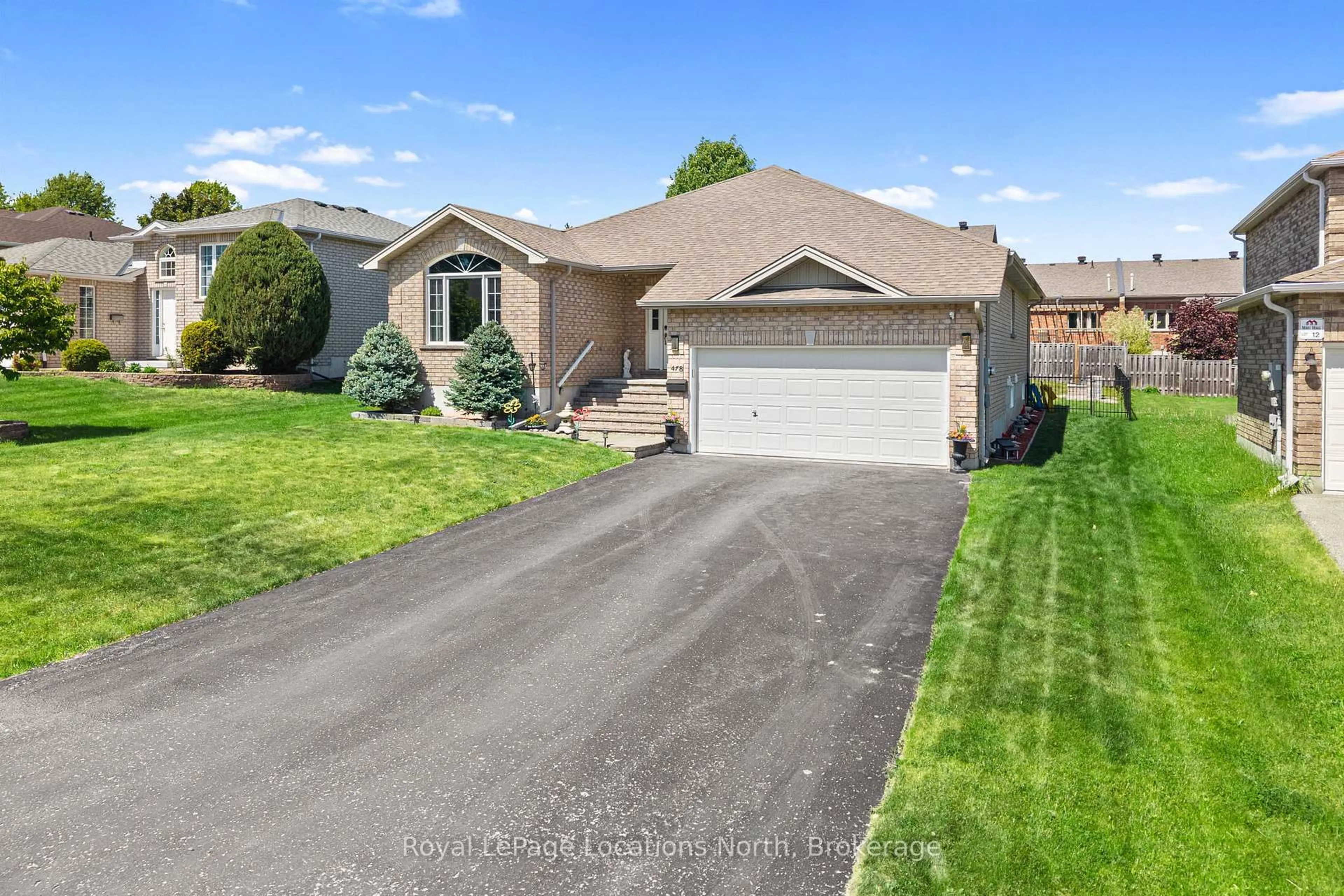 A pic from outside/outdoor area/front of a property/back of a property/a pic from drone, street for 478 Shewfelt Cres, Midland Ontario L4N 5N8