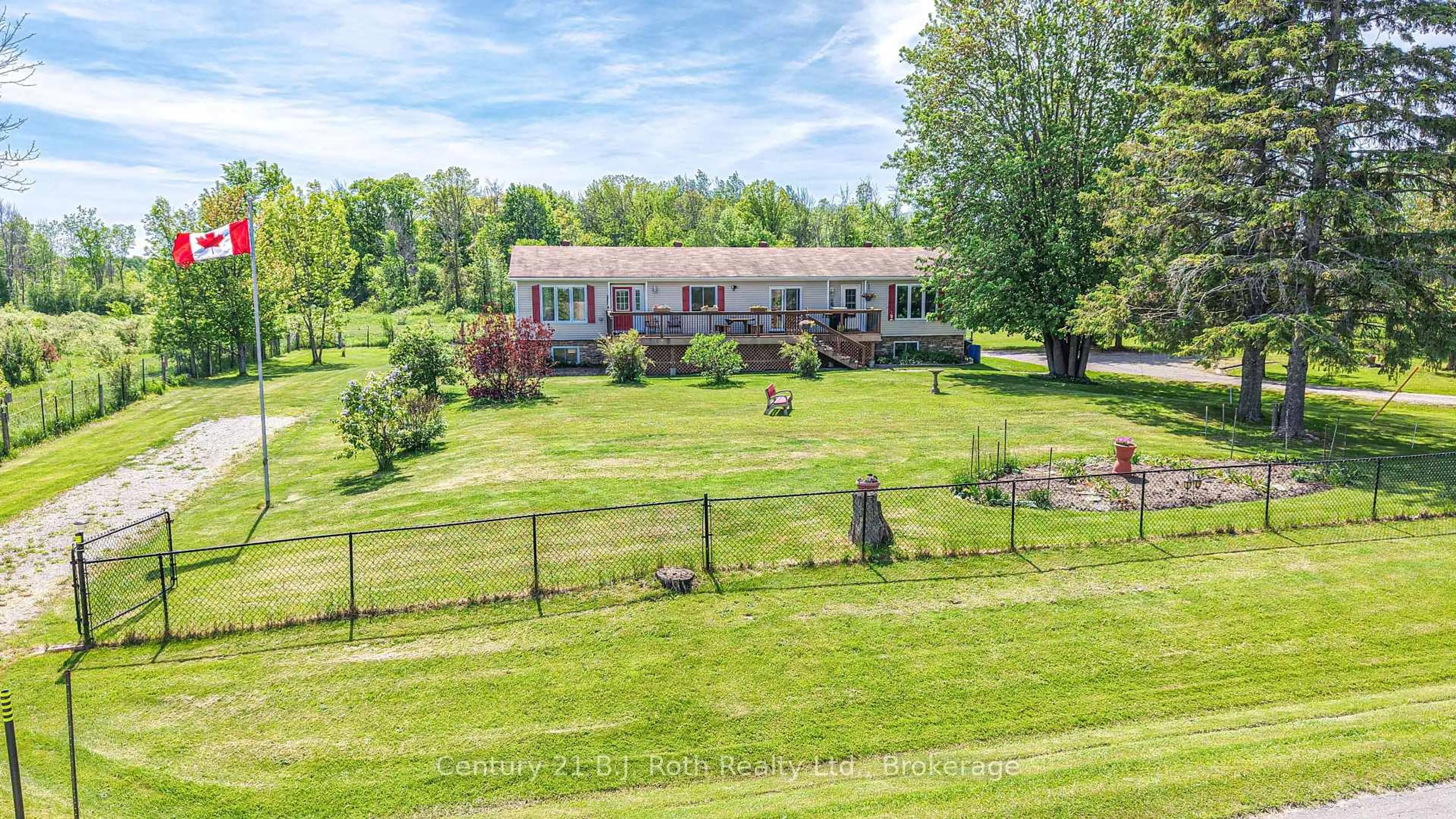 A pic from outside/outdoor area/front of a property/back of a property/a pic from drone, unknown for 1030 Dunns Line, Severn Ontario L0K 1E0