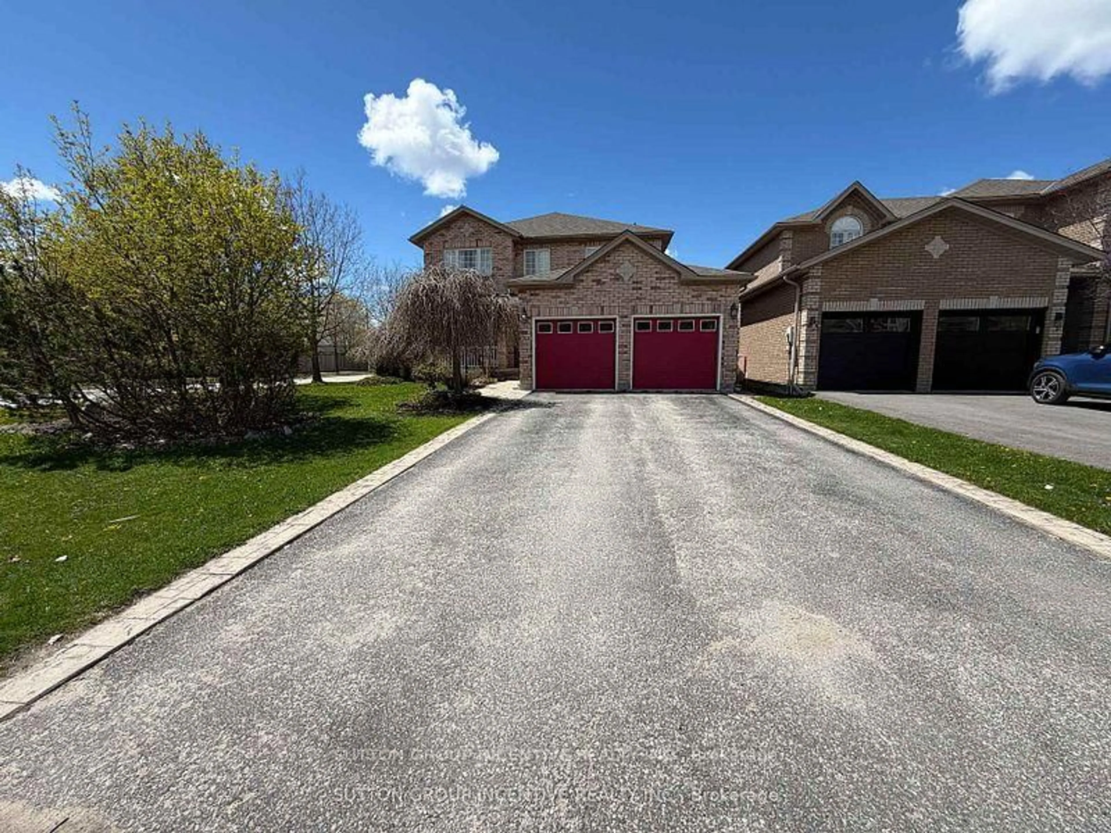 A pic from outside/outdoor area/front of a property/back of a property/a pic from drone, street for 1 Buman Crt, Barrie Ontario L4N 0L3