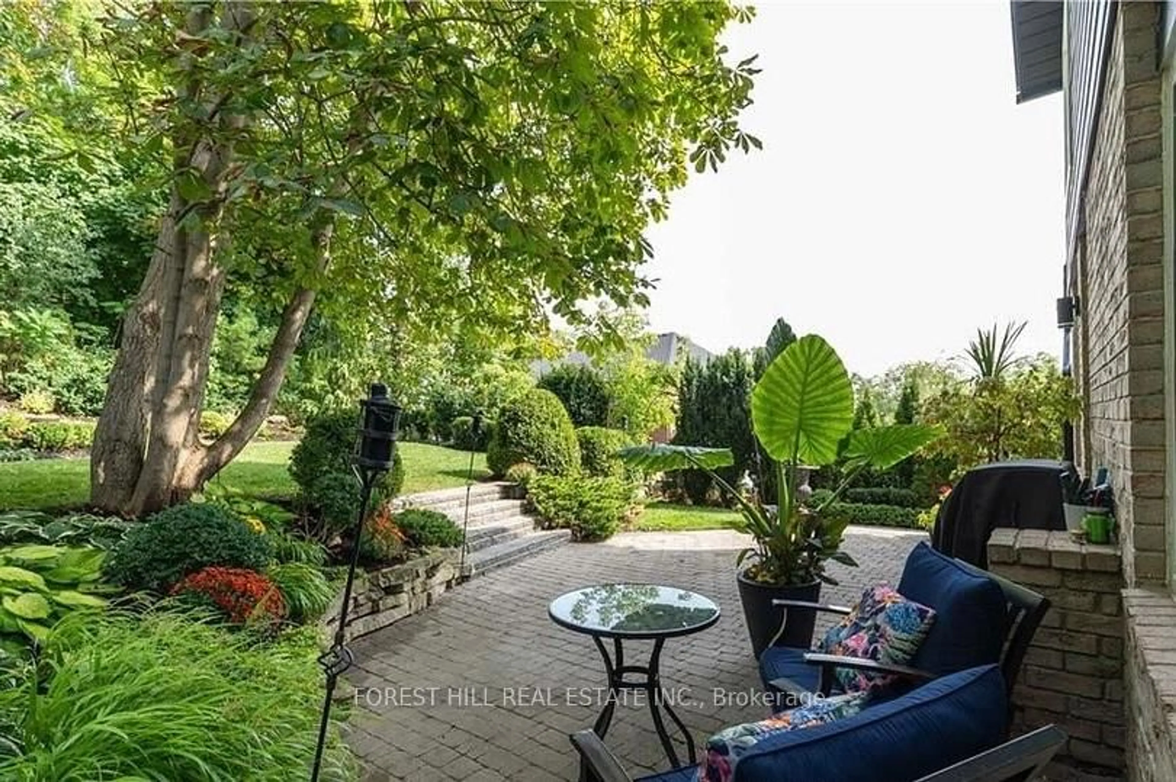 Patio, street for 27 BERCZY St, Barrie Ontario L4M 3P6