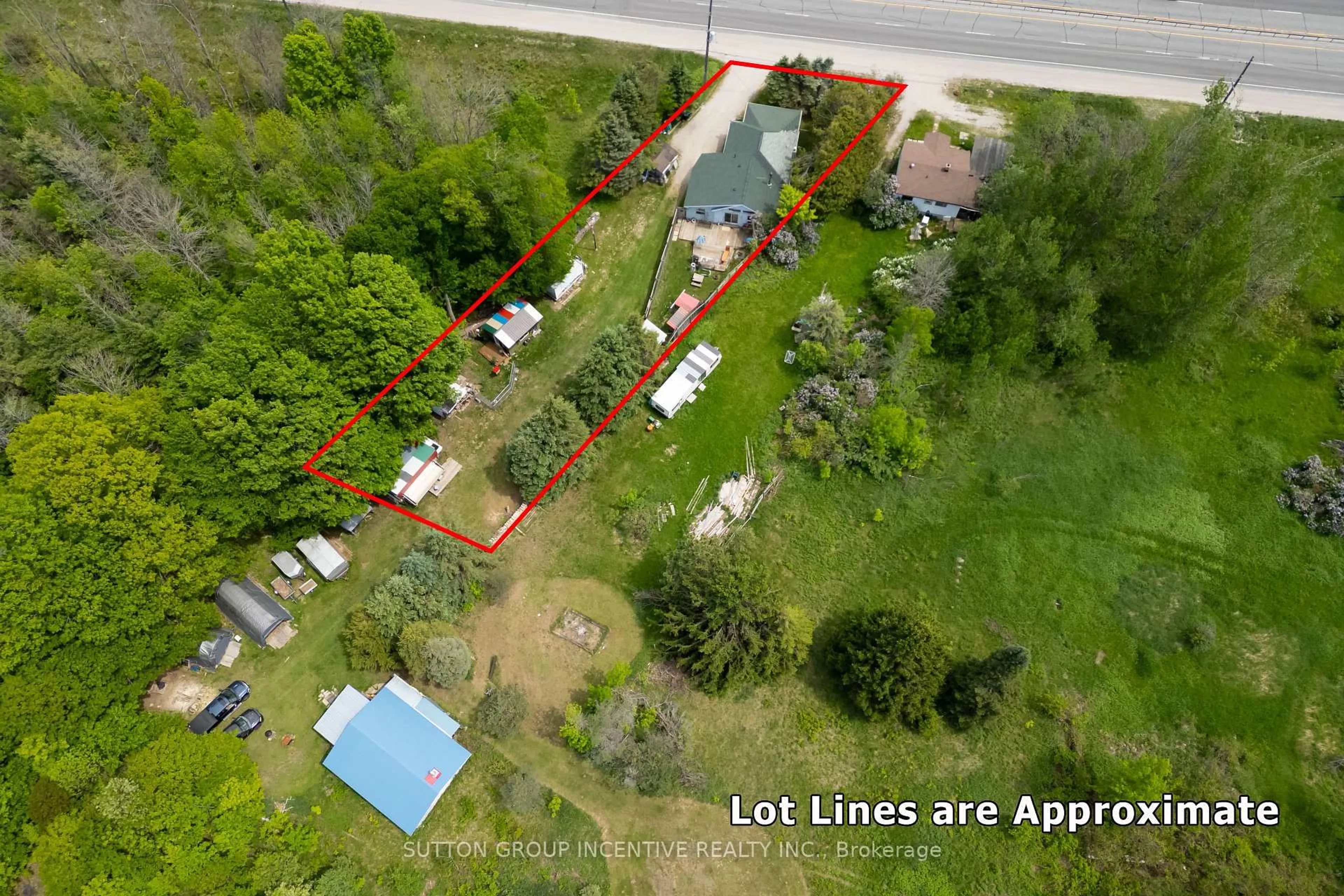 A pic from outside/outdoor area/front of a property/back of a property/a pic from drone, street for 9434 11 Highway, Severn Ontario L3V 6H3