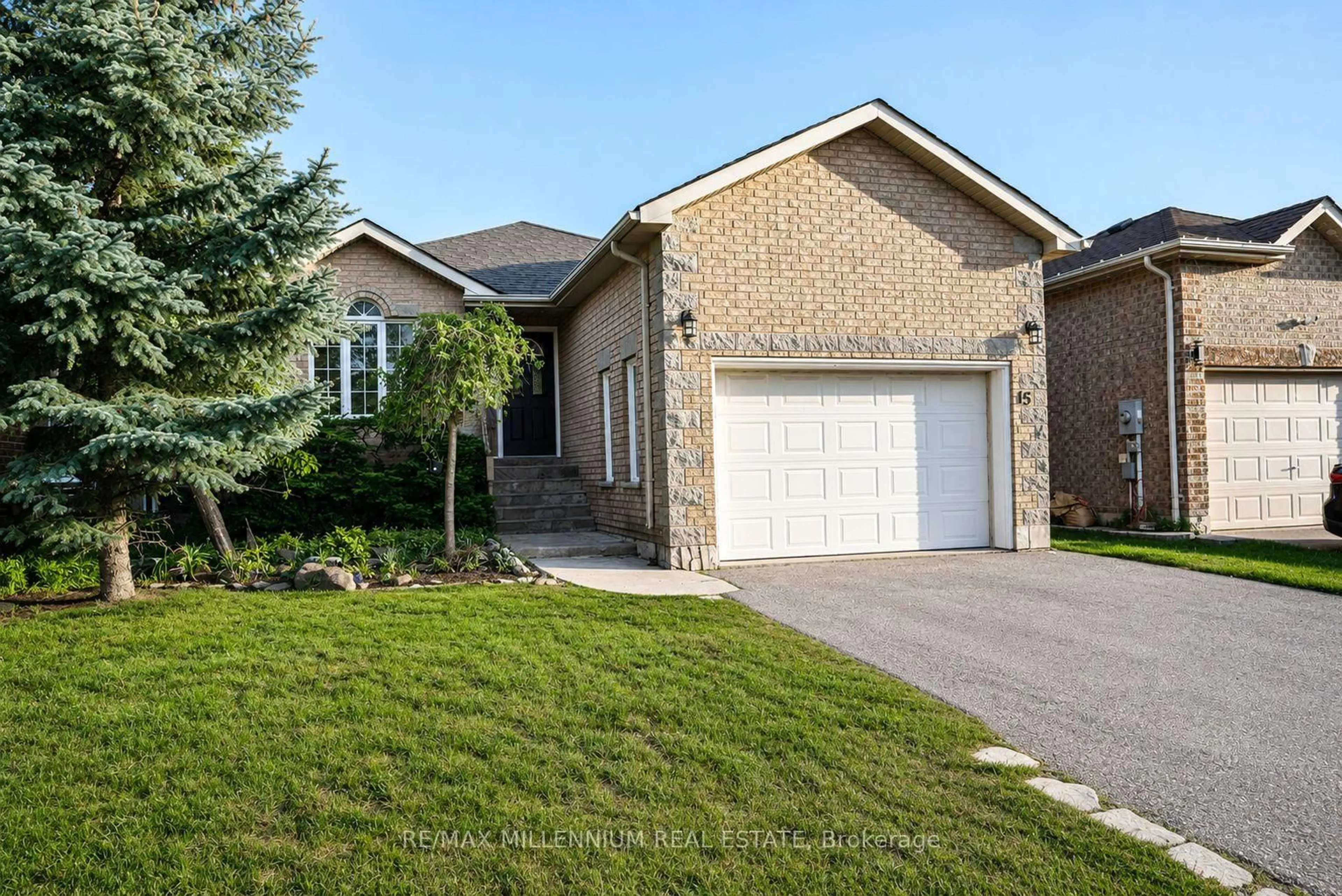 Home with brick exterior material, street for 15 Quinlan Rd, Barrie Ontario L4M 6T2