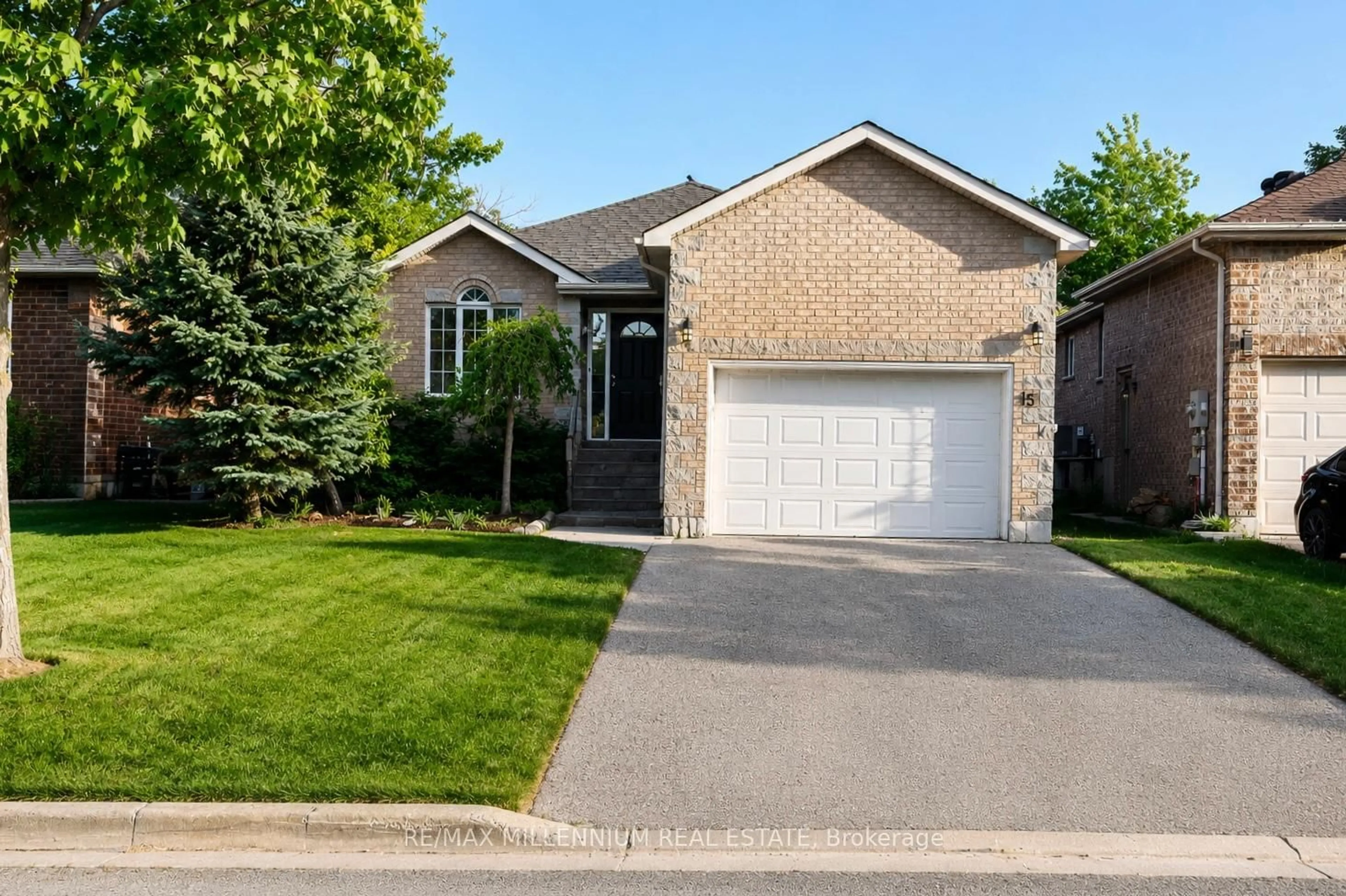 Home with brick exterior material, street for 15 Quinlan Rd, Barrie Ontario L4M 6T2