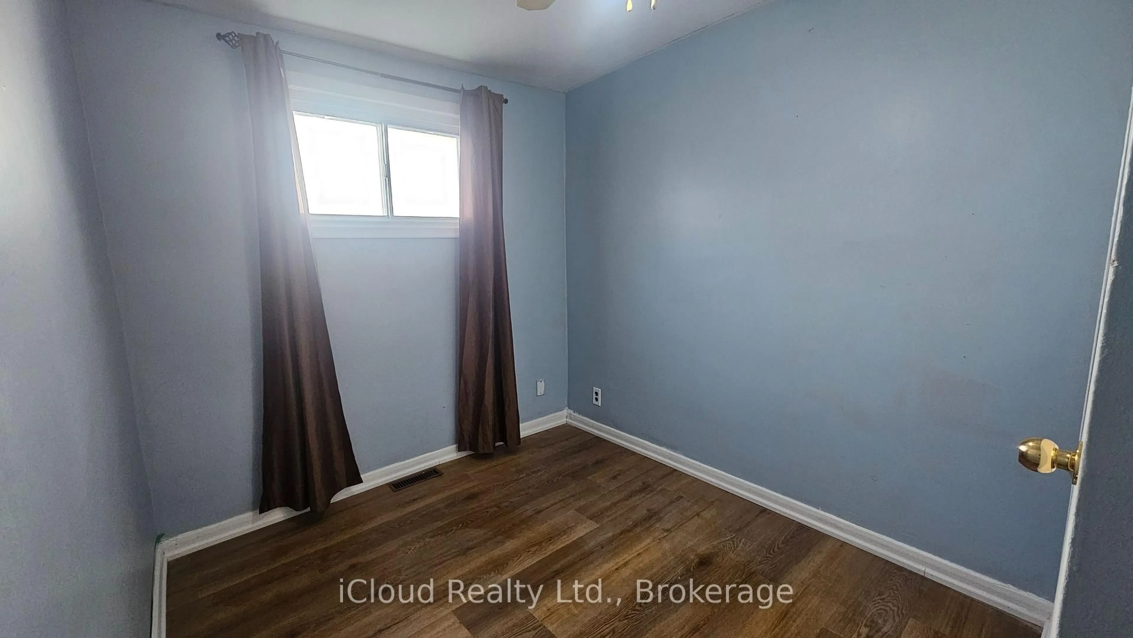 A pic of a room for 241 John St, Orillia Ontario L3V 3H8