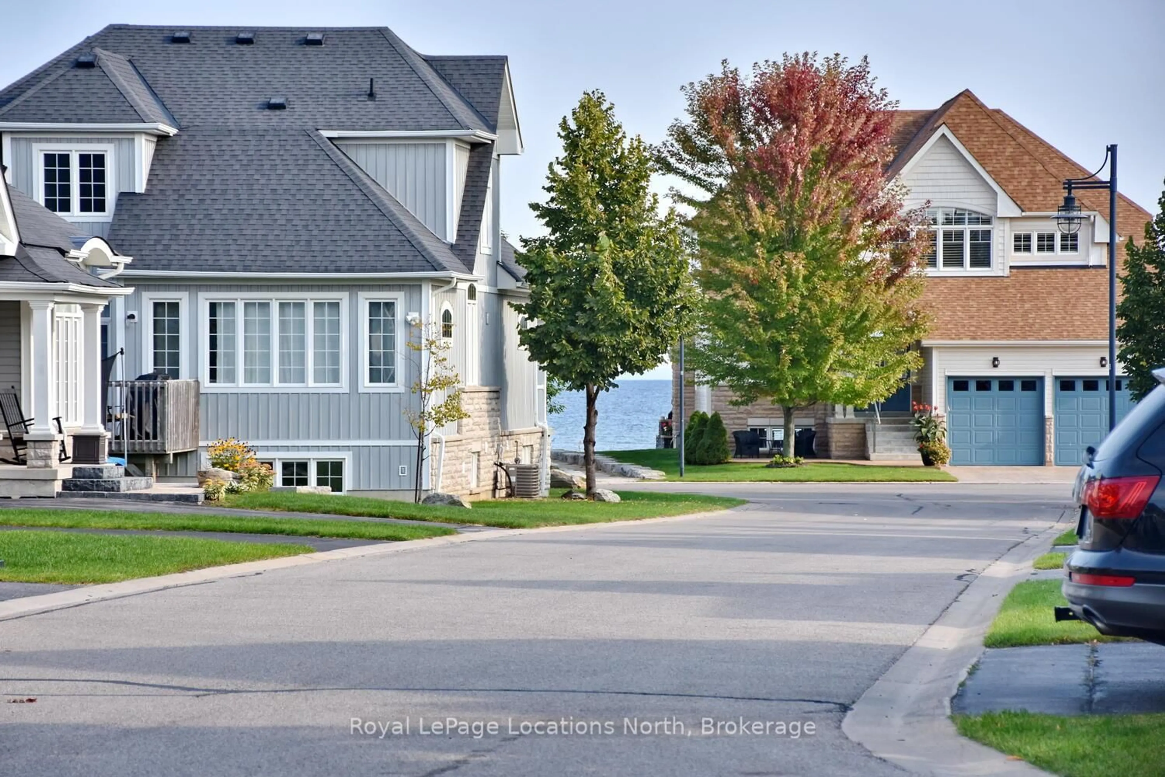 Home with vinyl exterior material, street for 26 Starboard Circ, Wasaga Beach Ontario L9Z 0E9