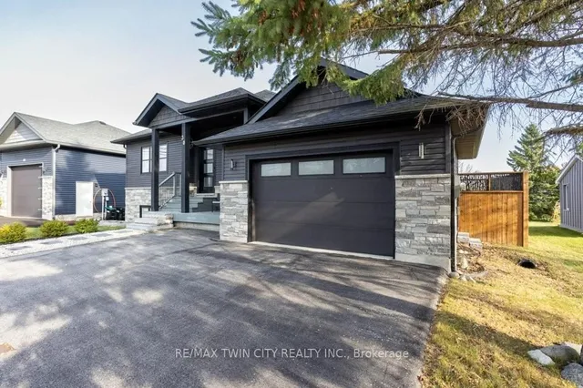 30 Lakeshore Rd, Wasaga Beach 2