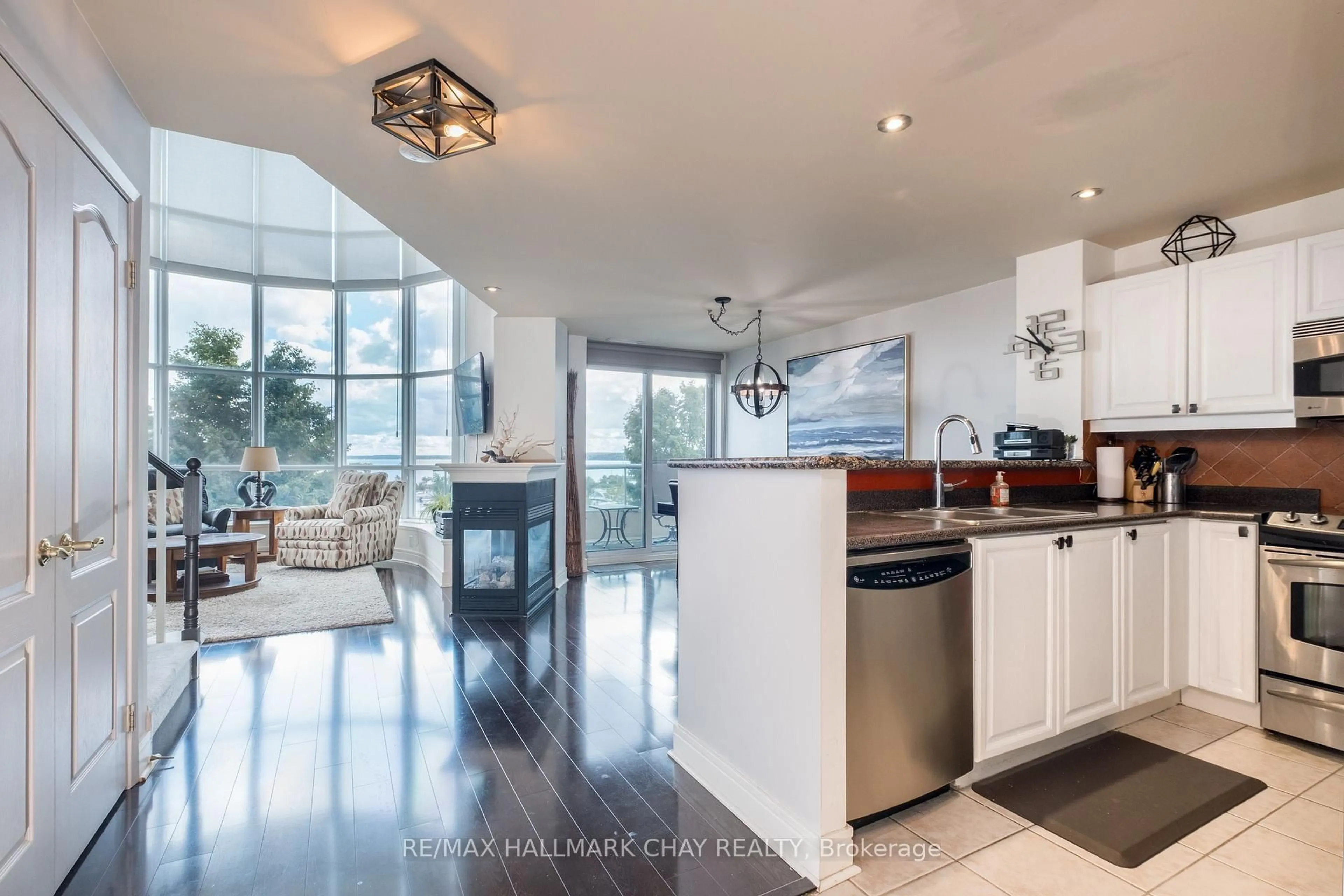 Open concept kitchen, ceramic/tile floor for 2 Toronto St #310, Barrie Ontario L4N 9R2