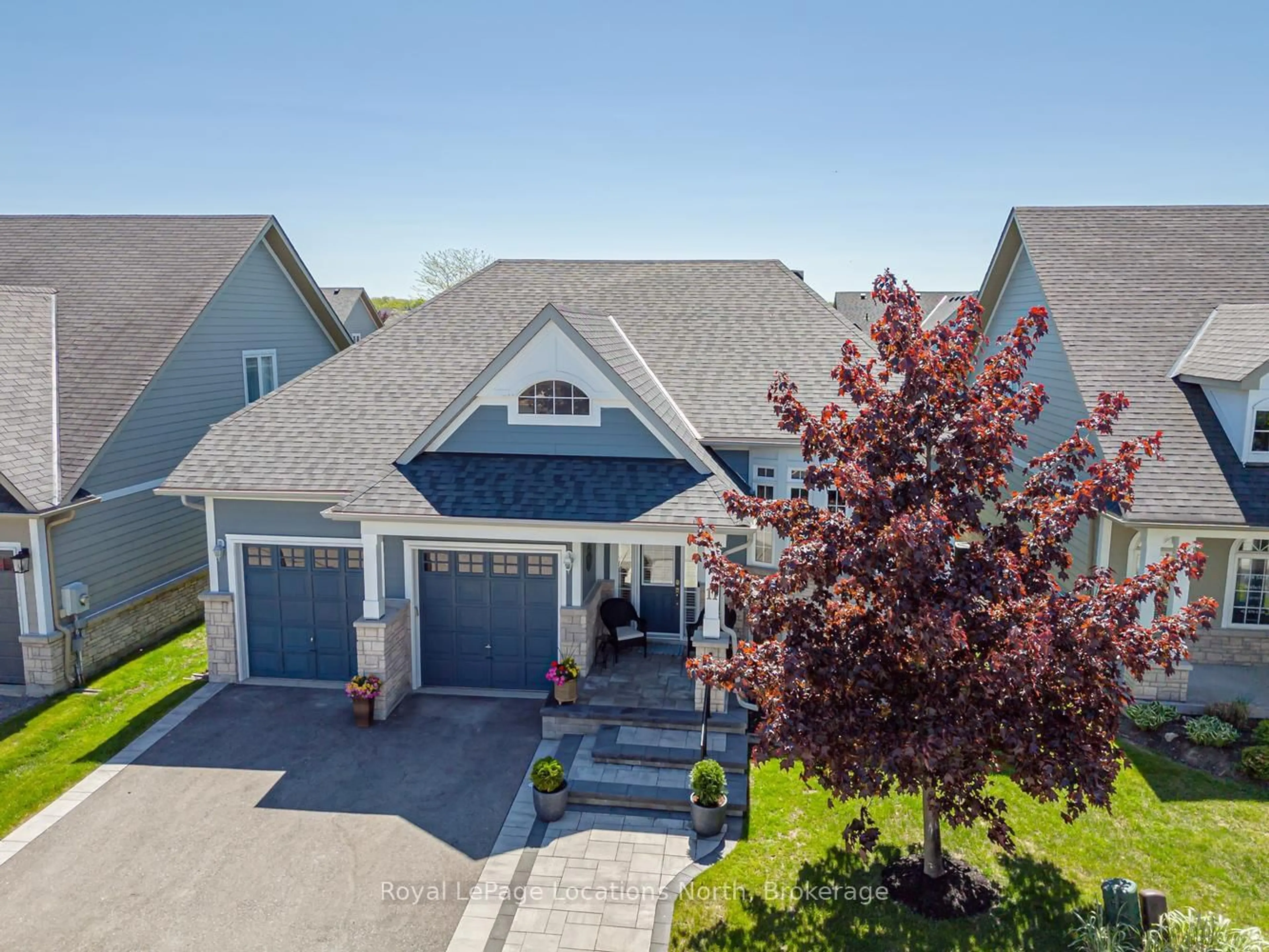 A pic from outside/outdoor area/front of a property/back of a property/a pic from drone, street for 11 WATERPOND Pl, Collingwood Ontario L9Y 4Z9