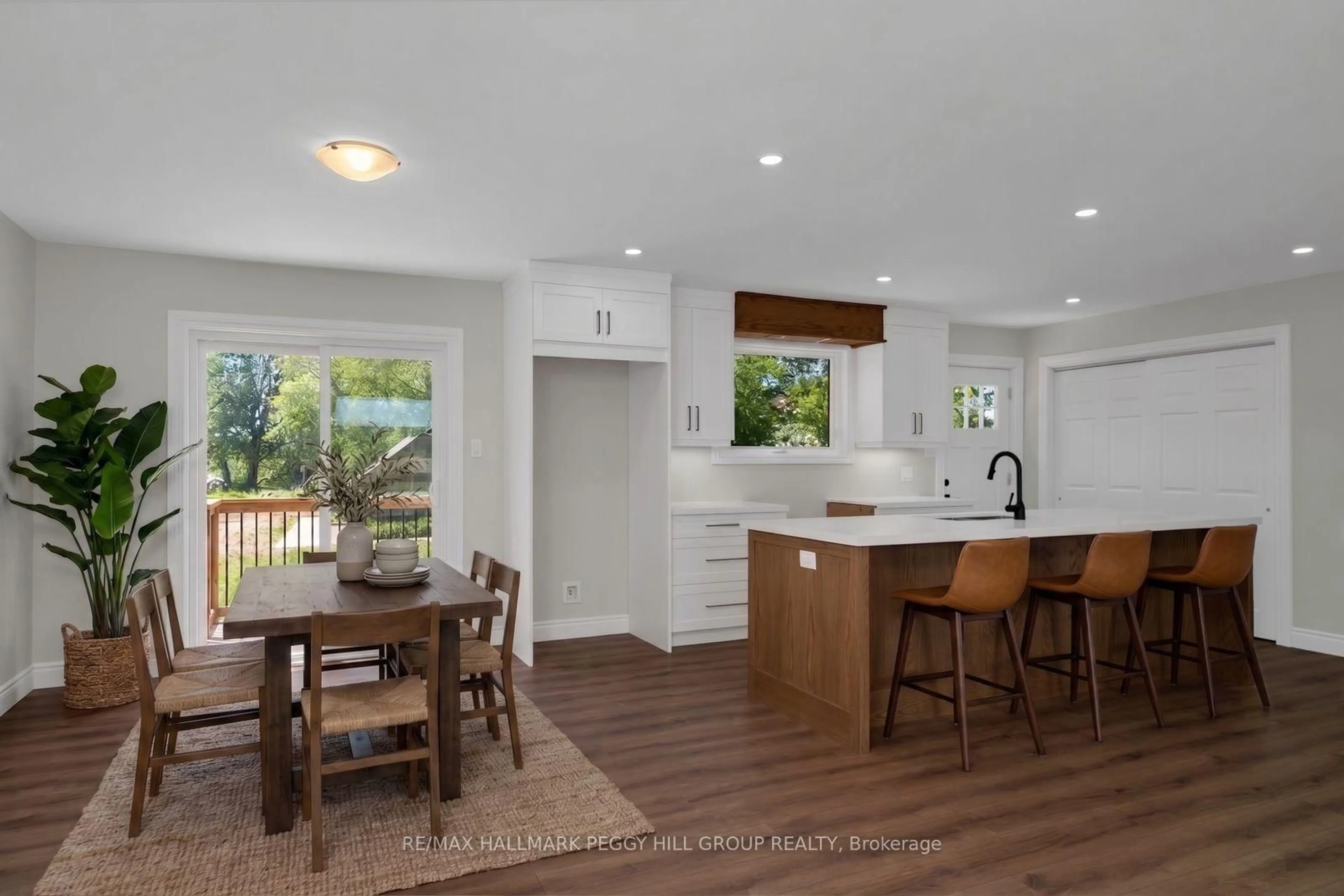 Open concept kitchen, unknown for 1100 Vespra Valley Rd, Springwater Ontario L9X 1H6