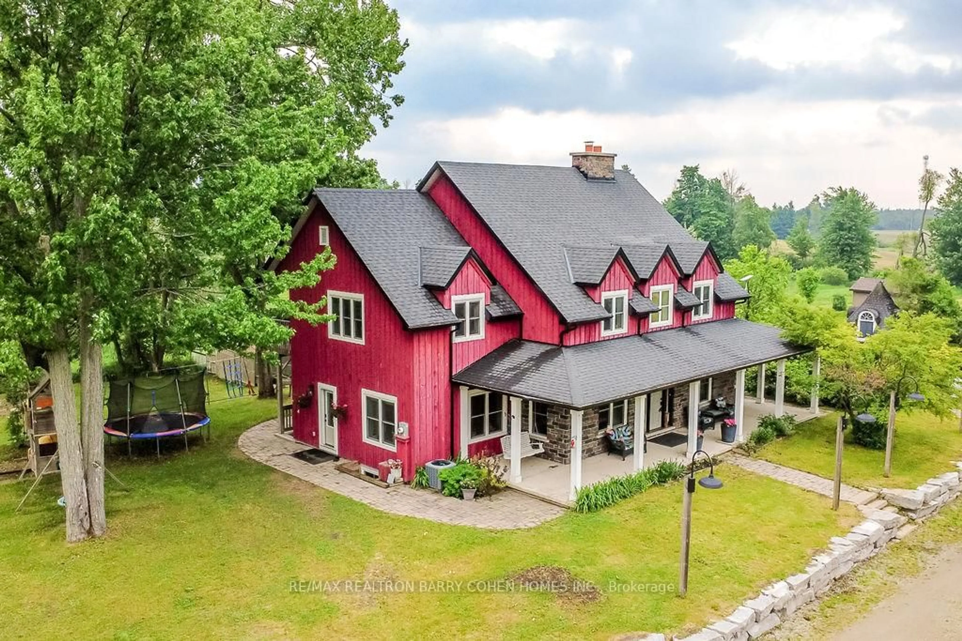 A pic from outside/outdoor area/front of a property/back of a property/a pic from drone, building for 303 9 Line, Oro-Medonte Ontario L0L 1T0