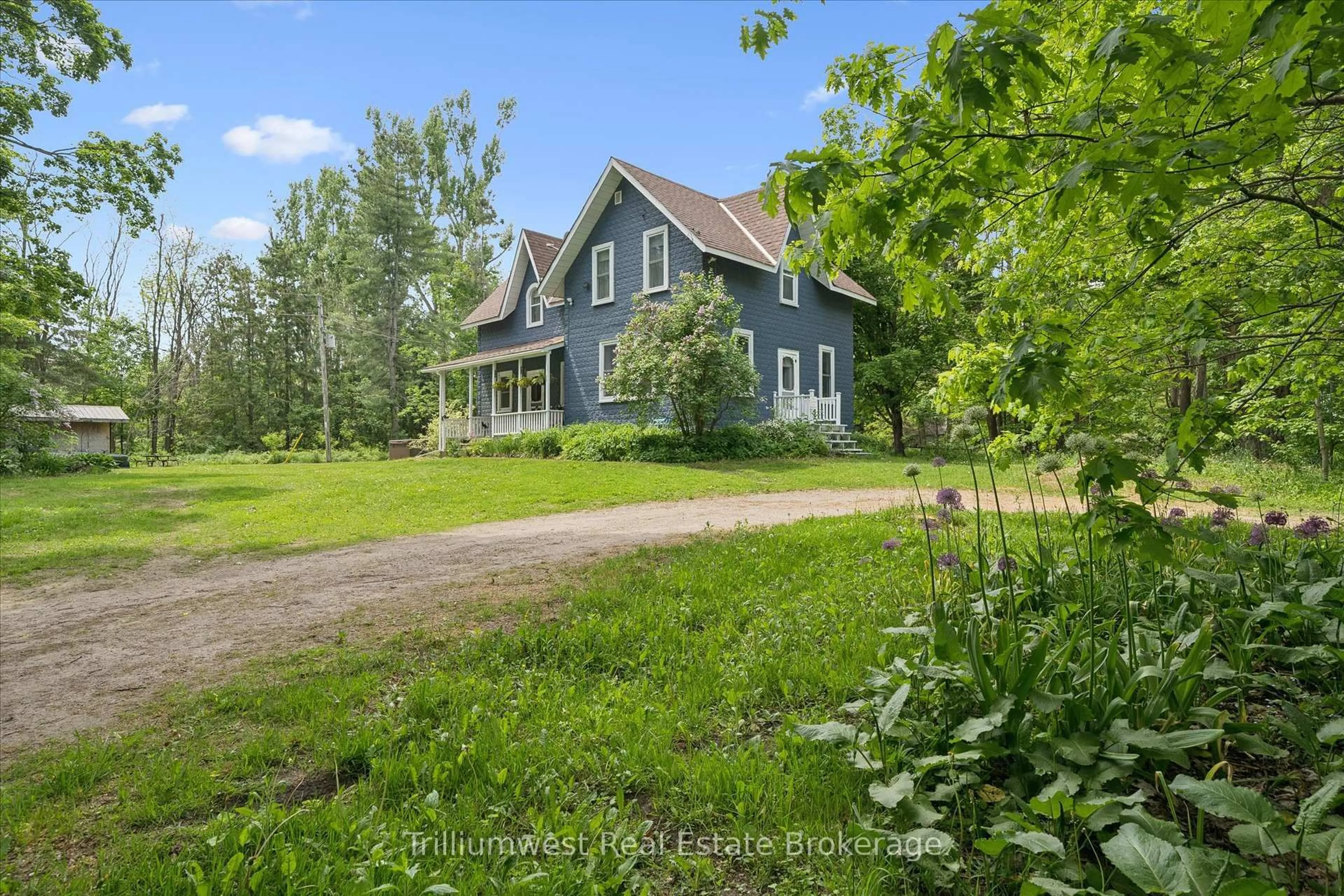 A pic from outside/outdoor area/front of a property/back of a property/a pic from drone, street for 6170 Line 4, Oro-Medonte Ontario L4R 4K3
