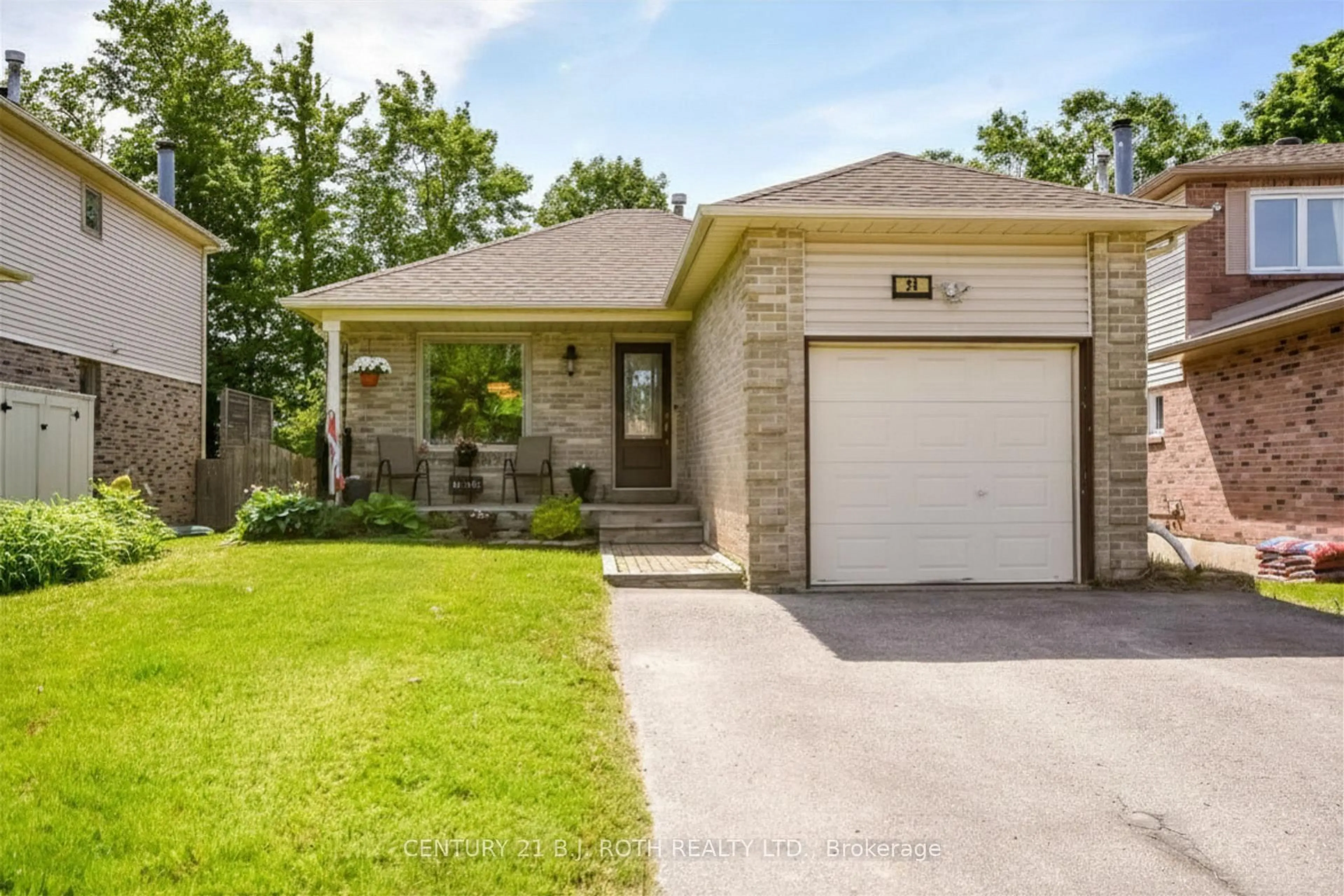 Home with brick exterior material, street for 24 Pae Dr, Barrie Ontario L4N 7N7
