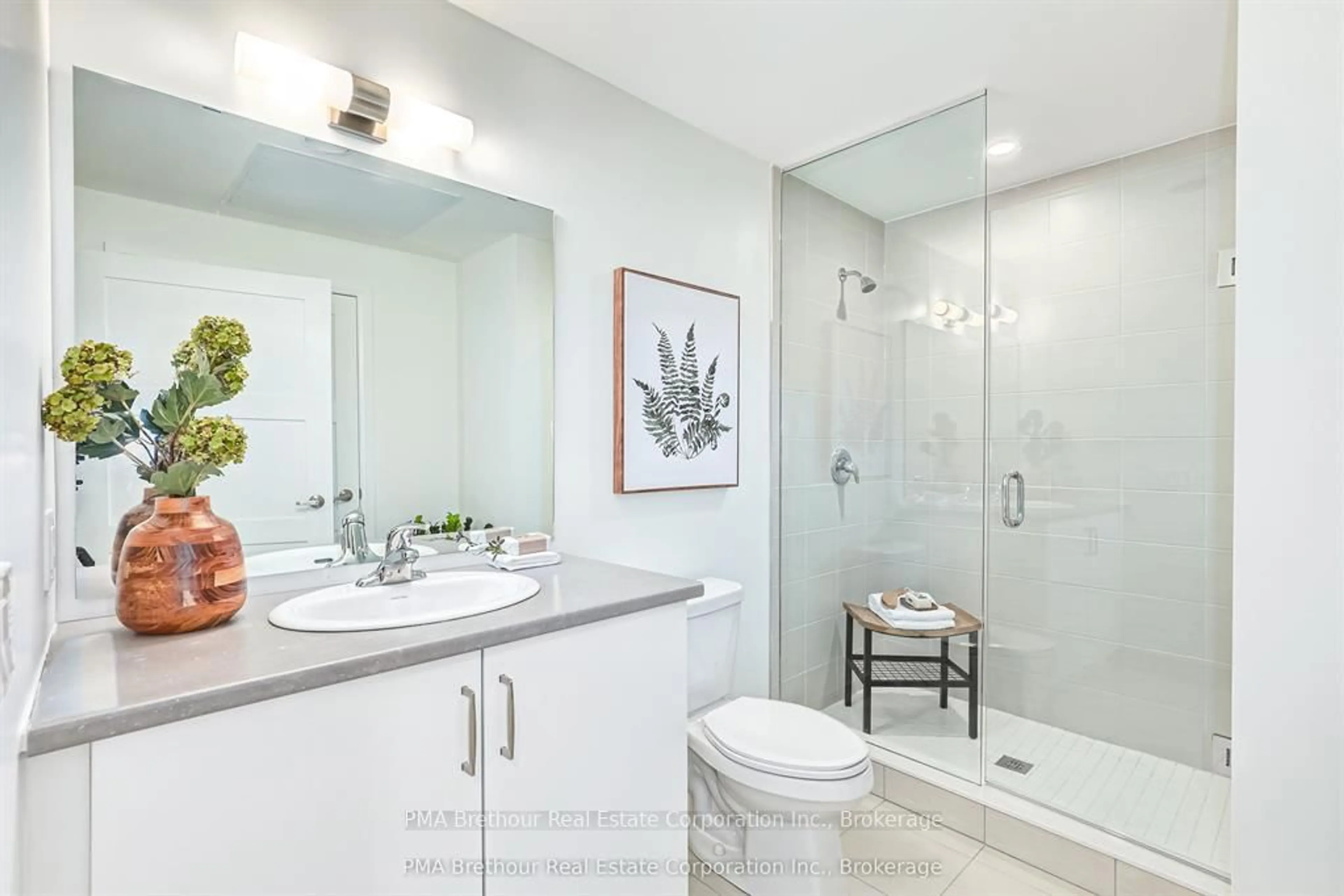 Contemporary bathroom, ceramic/tile floor for 17 Spooner Cres #107, Collingwood Ontario L9Y 1T3