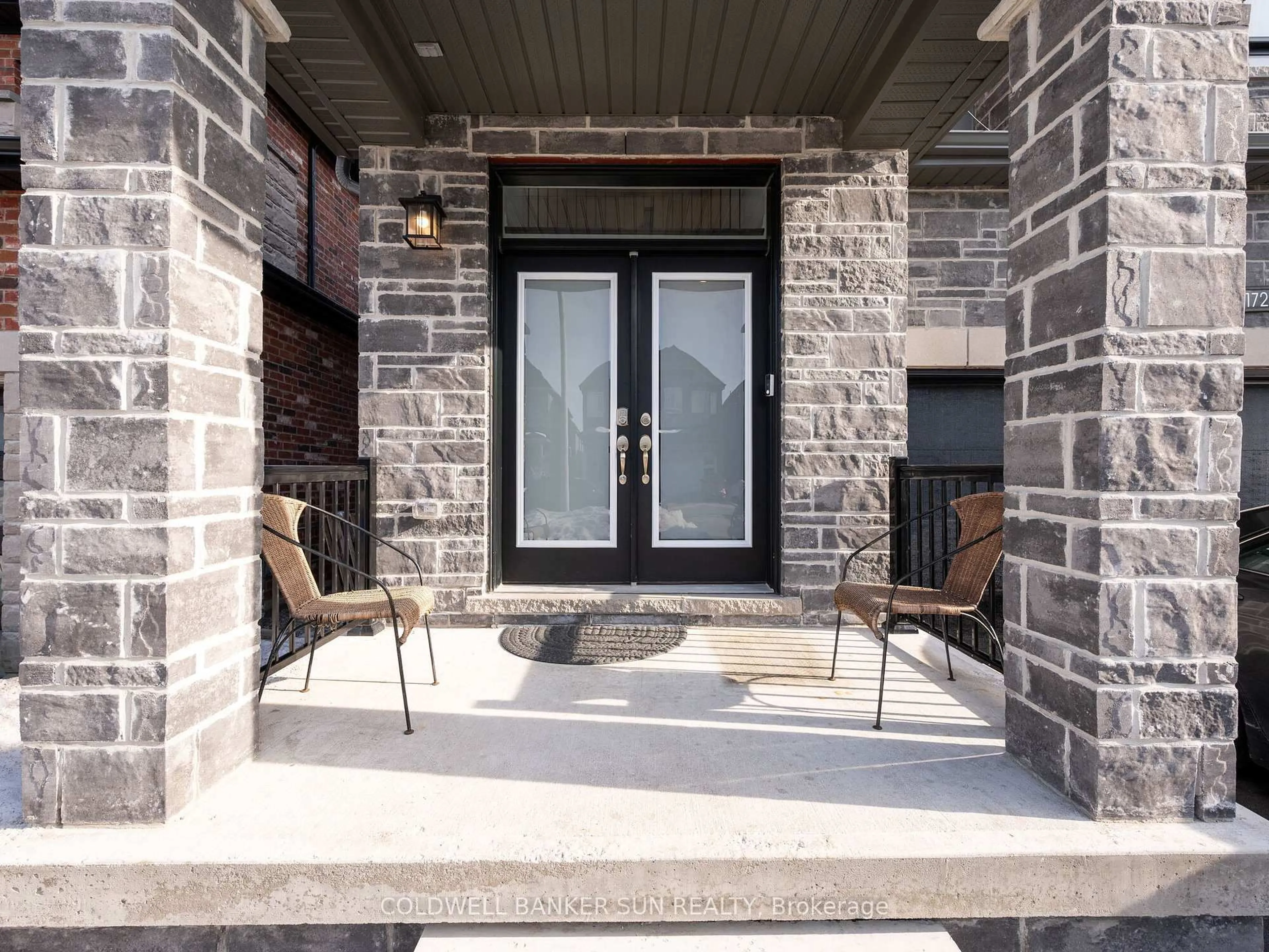 Indoor entryway for 172 FRANKLIN Tr, Barrie Ontario L9J 0J2