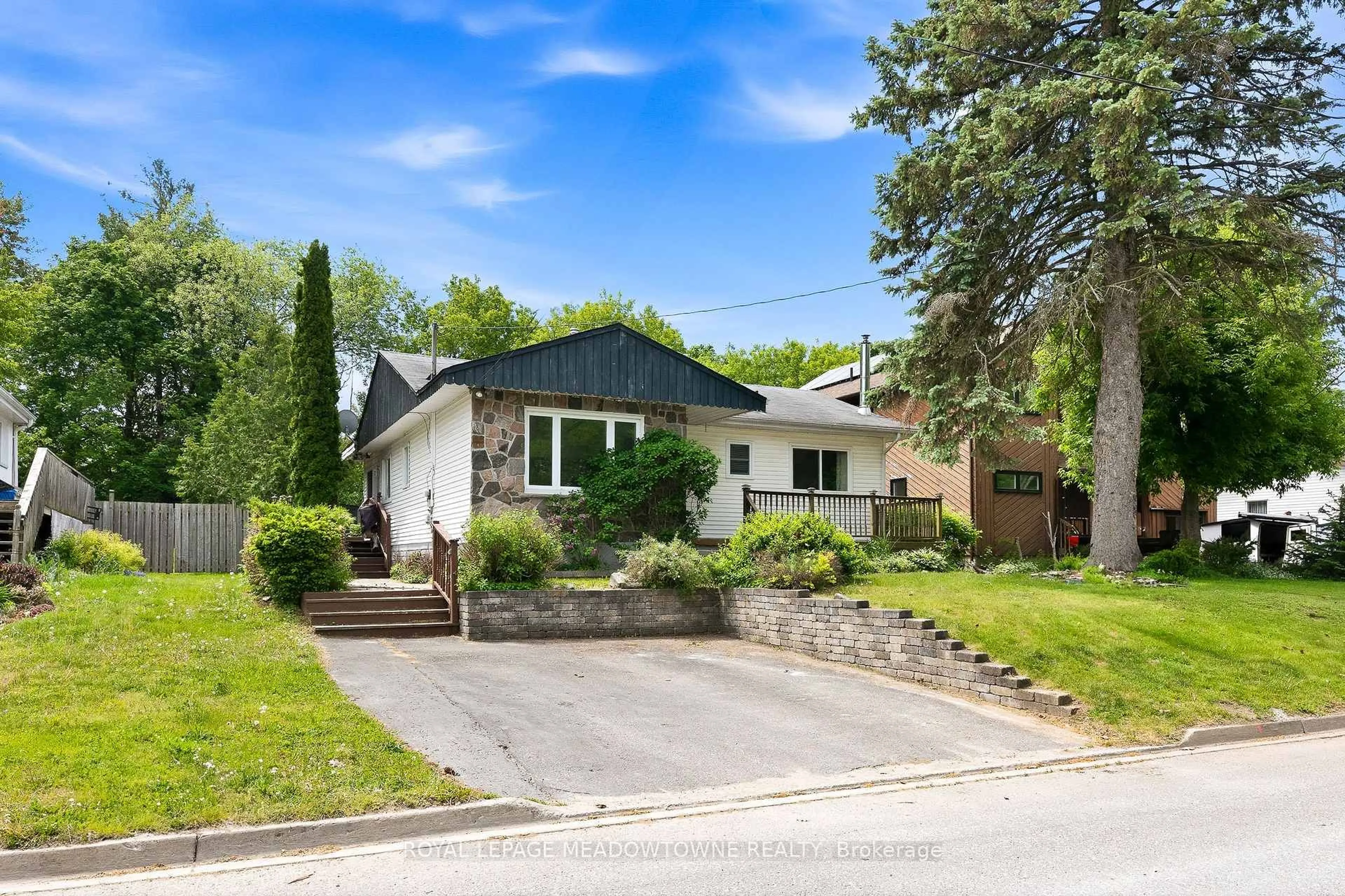 Unknown for 209 Cliff Rd, Barrie Ontario L4N 3X5