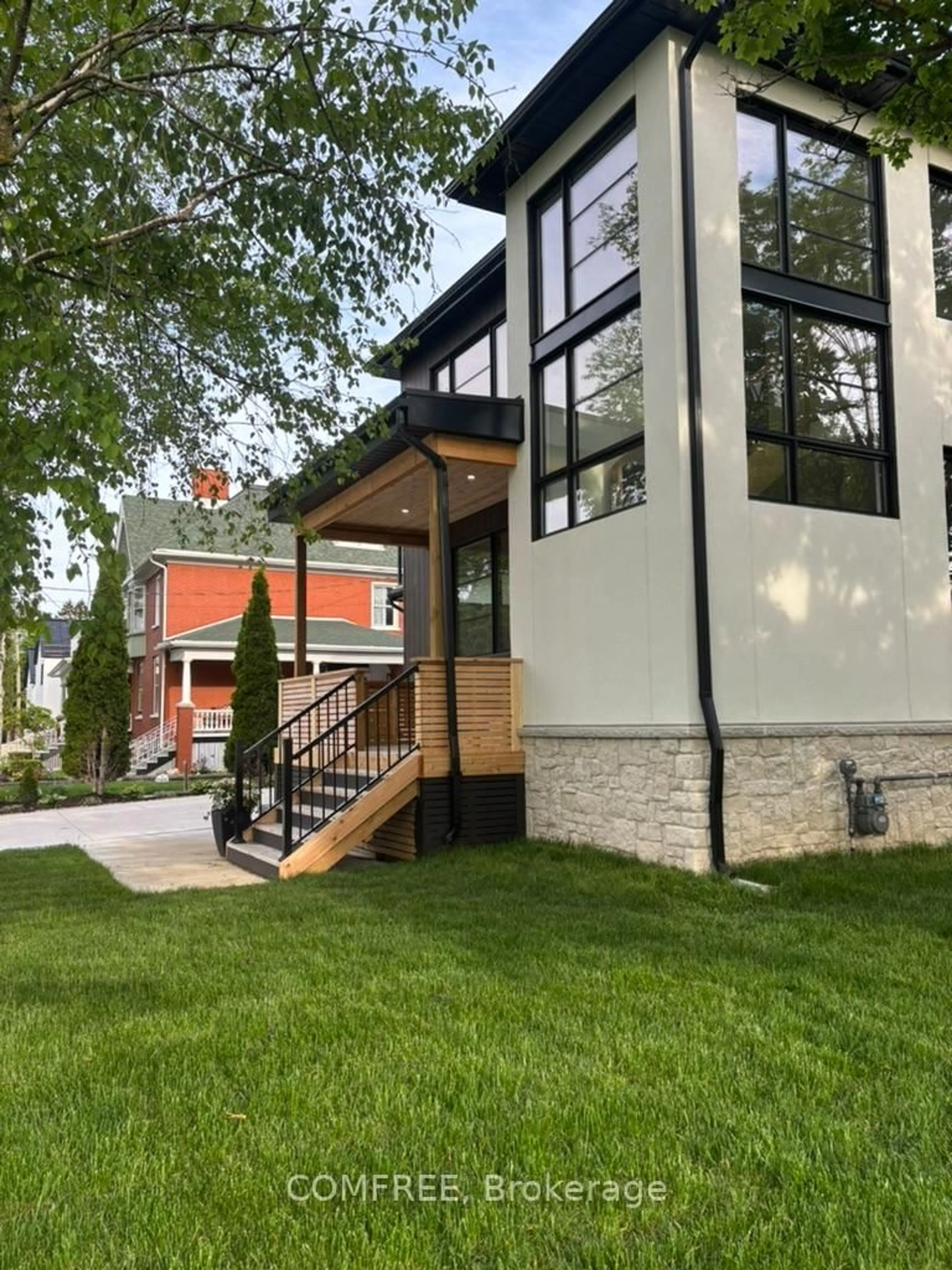 Home with brick exterior material, street for 169 Second St, Collingwood Ontario L9Y 1E9
